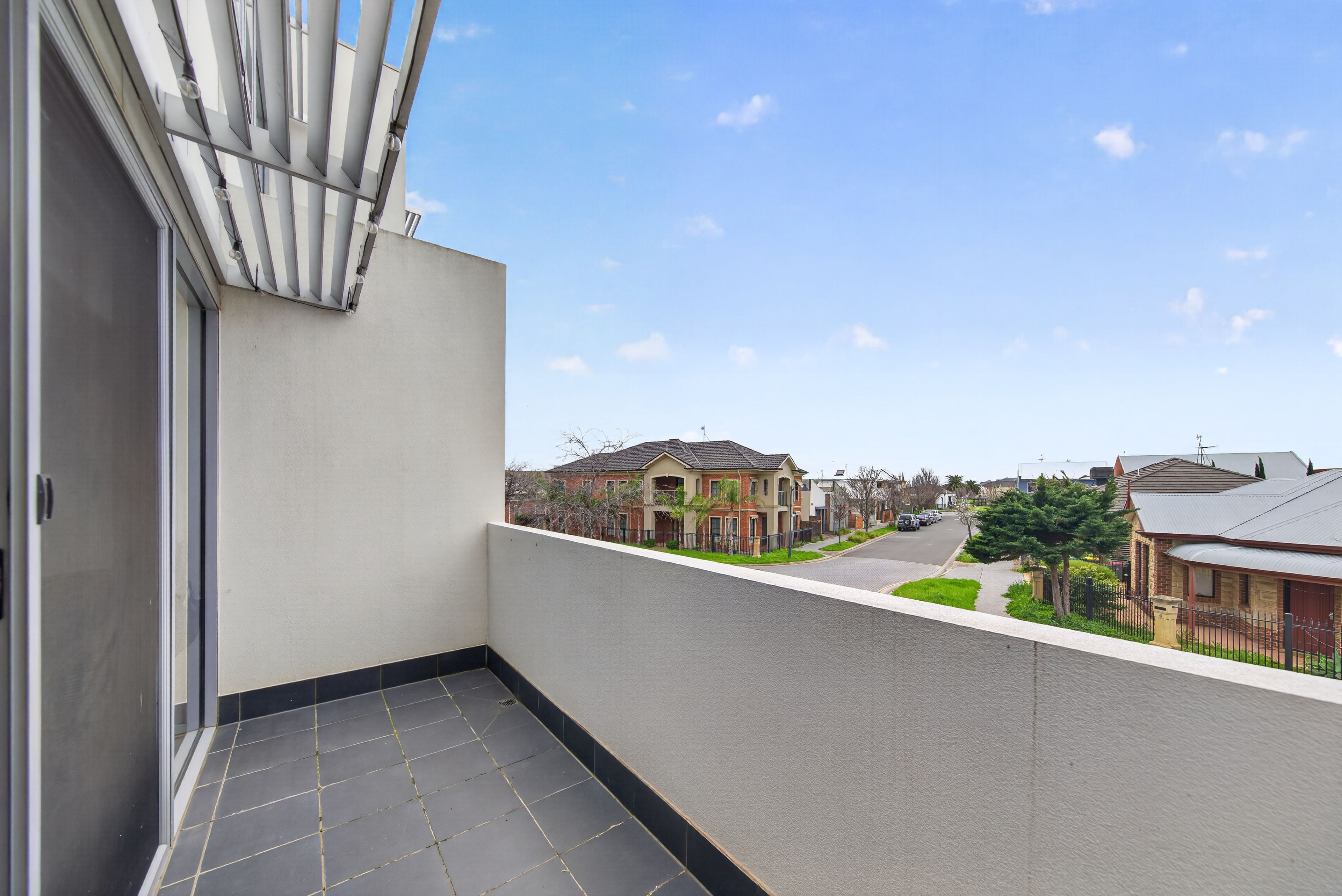 4/7 St Kitts Place — photo 8 of 15