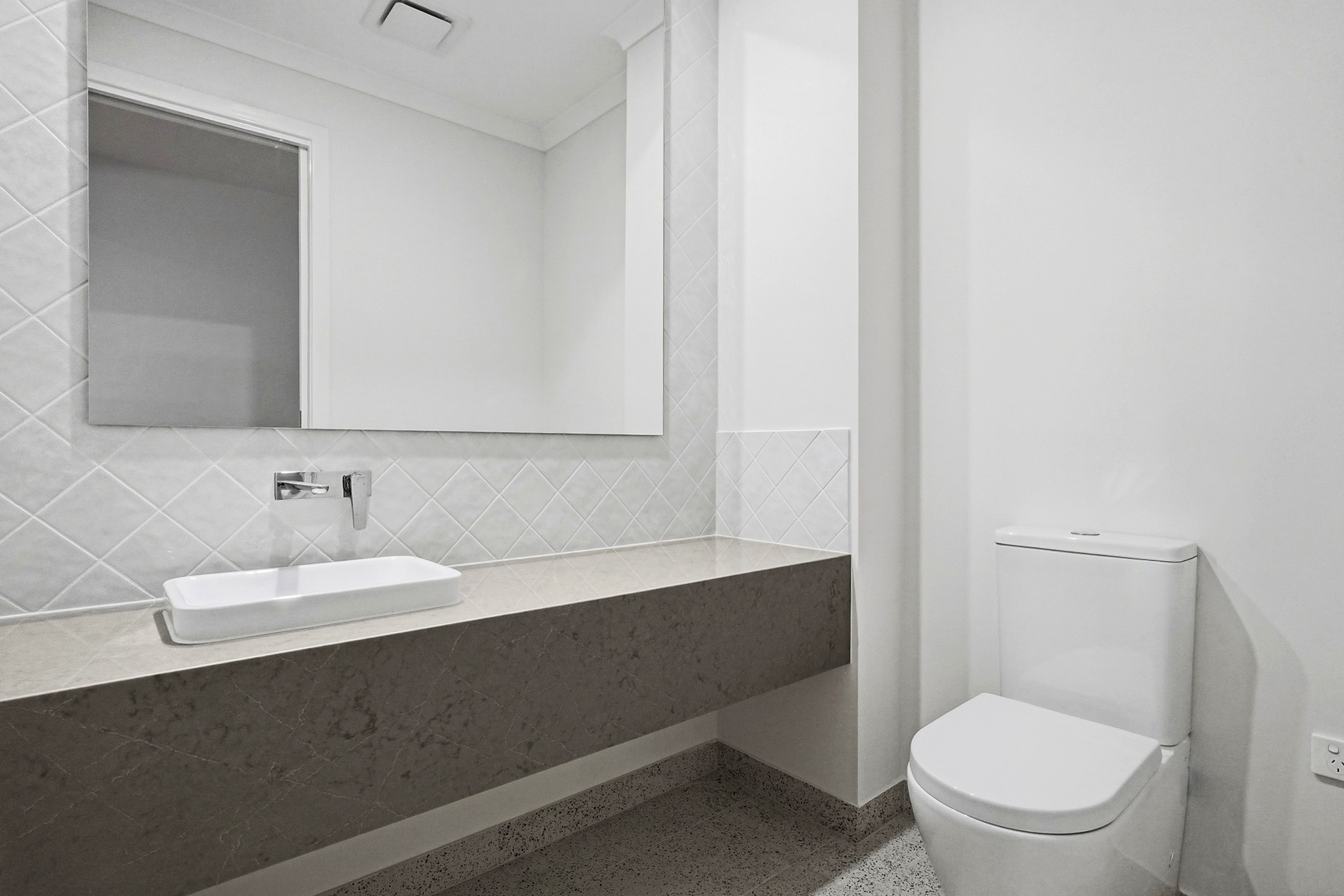 2 Belgravia Avenue — photo 4 of 20