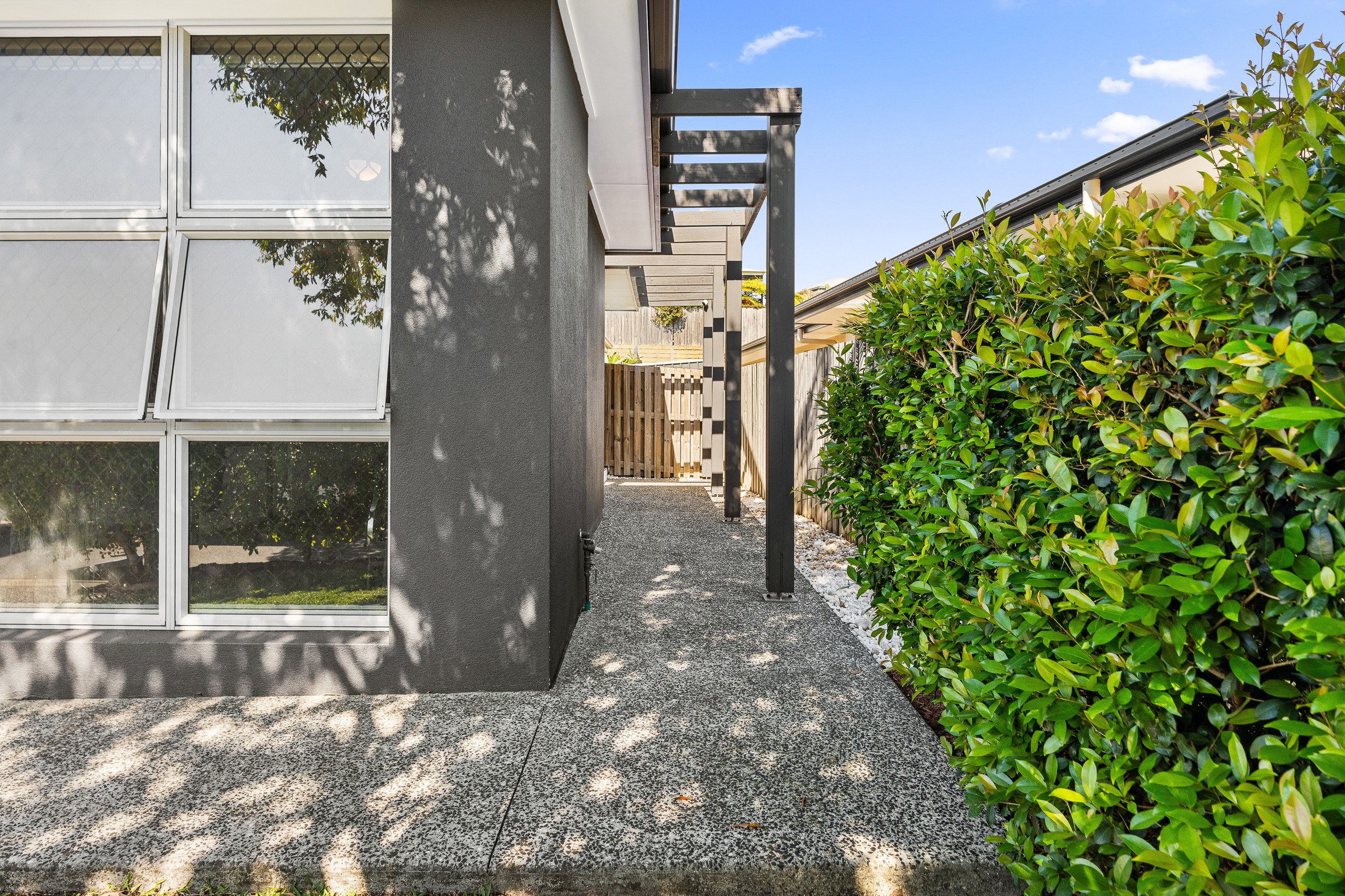 13B Sapphire Place, Elanora, QLD 4221
