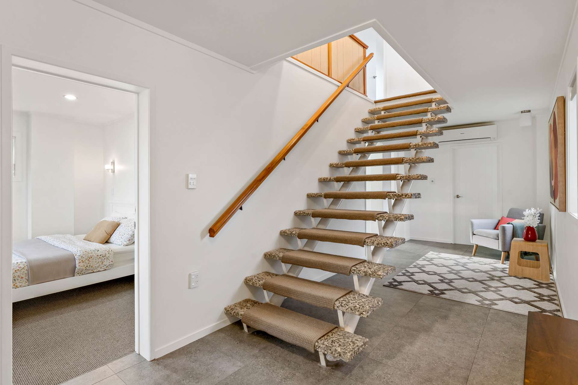 2/98 Halsey Drive photo 7