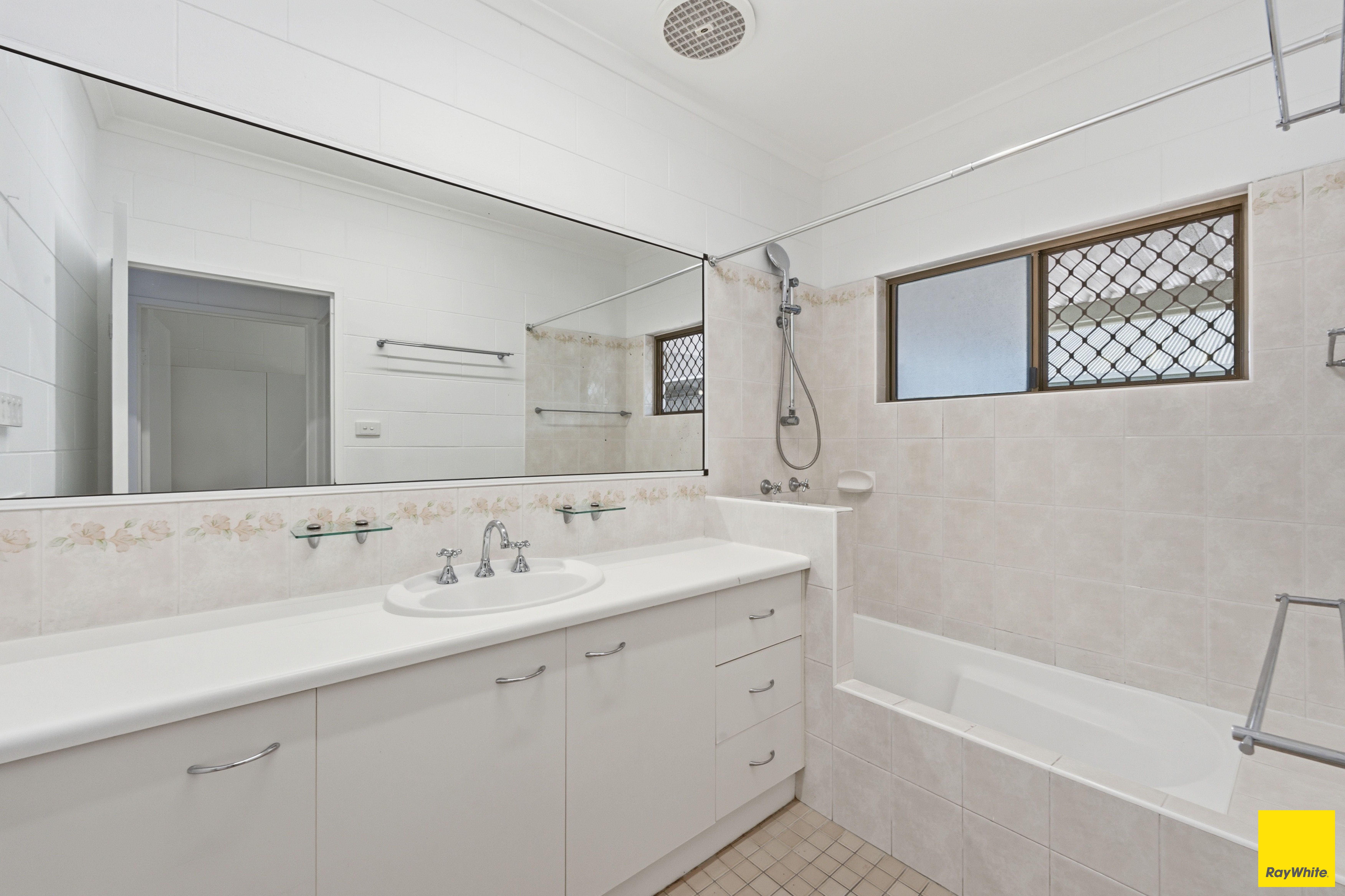 23 Pitt Court — photo 12 of 27