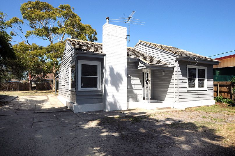 4 Raymond Avenue, Frankston, VIC 3199