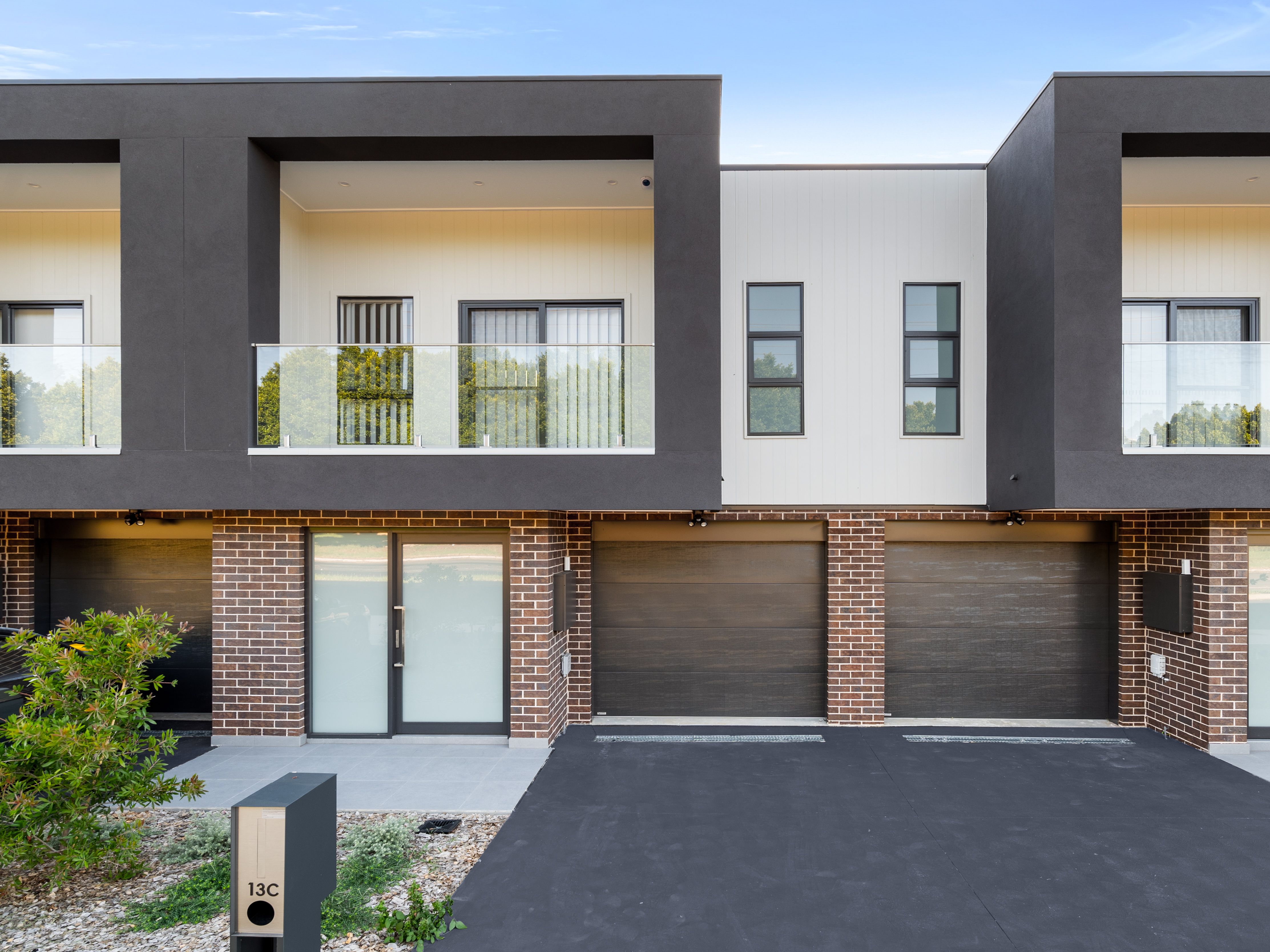 13C Pembroke Road, Minto, NSW 2566