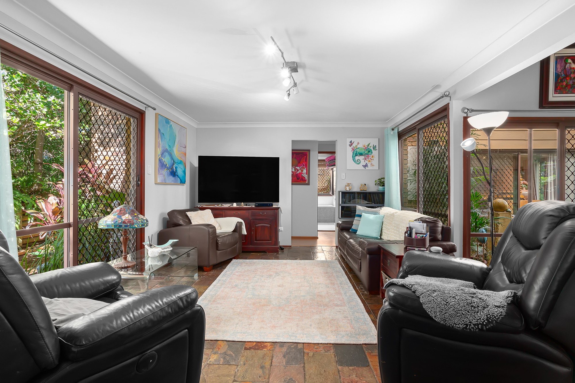8 Gwandalan Street, Eight Mile Plains, QLD 4113