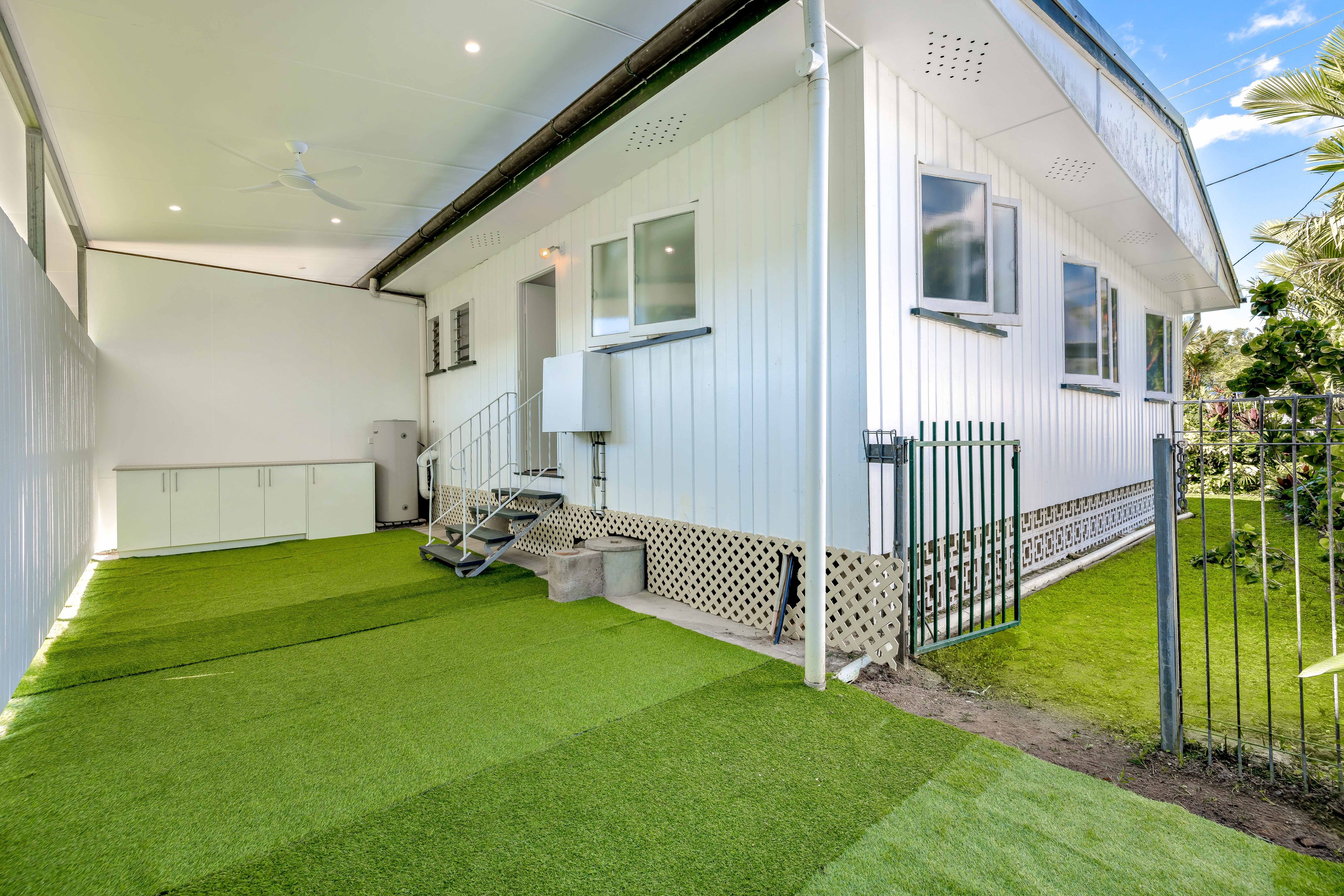 196 Greenslopes Street — photo 9 of 23