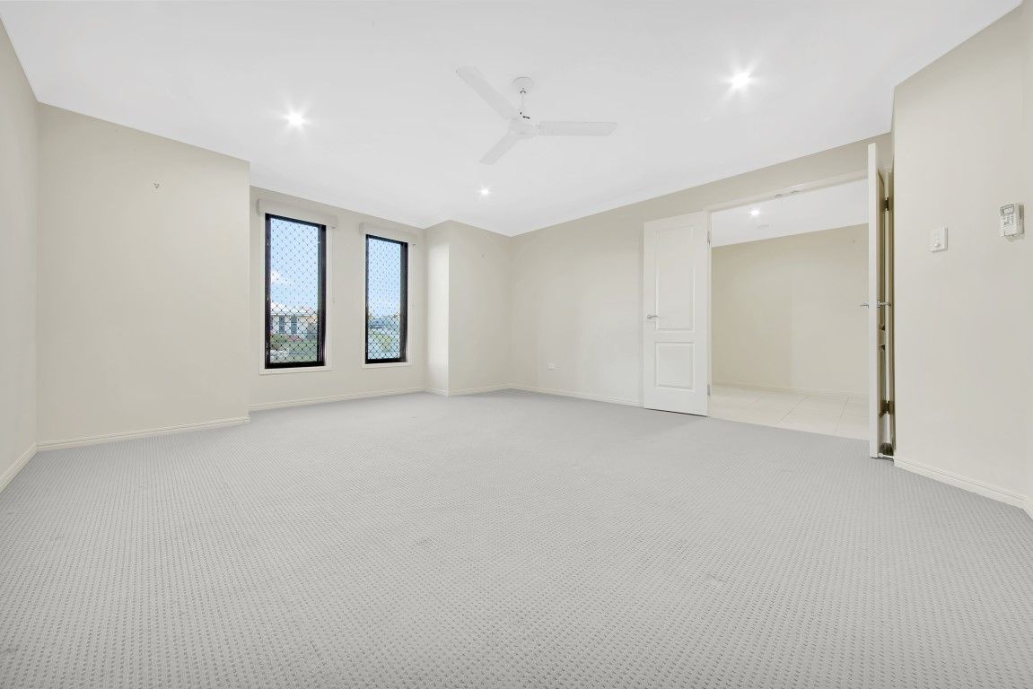 10 Briffney Street, Kirkwood, QLD 4680