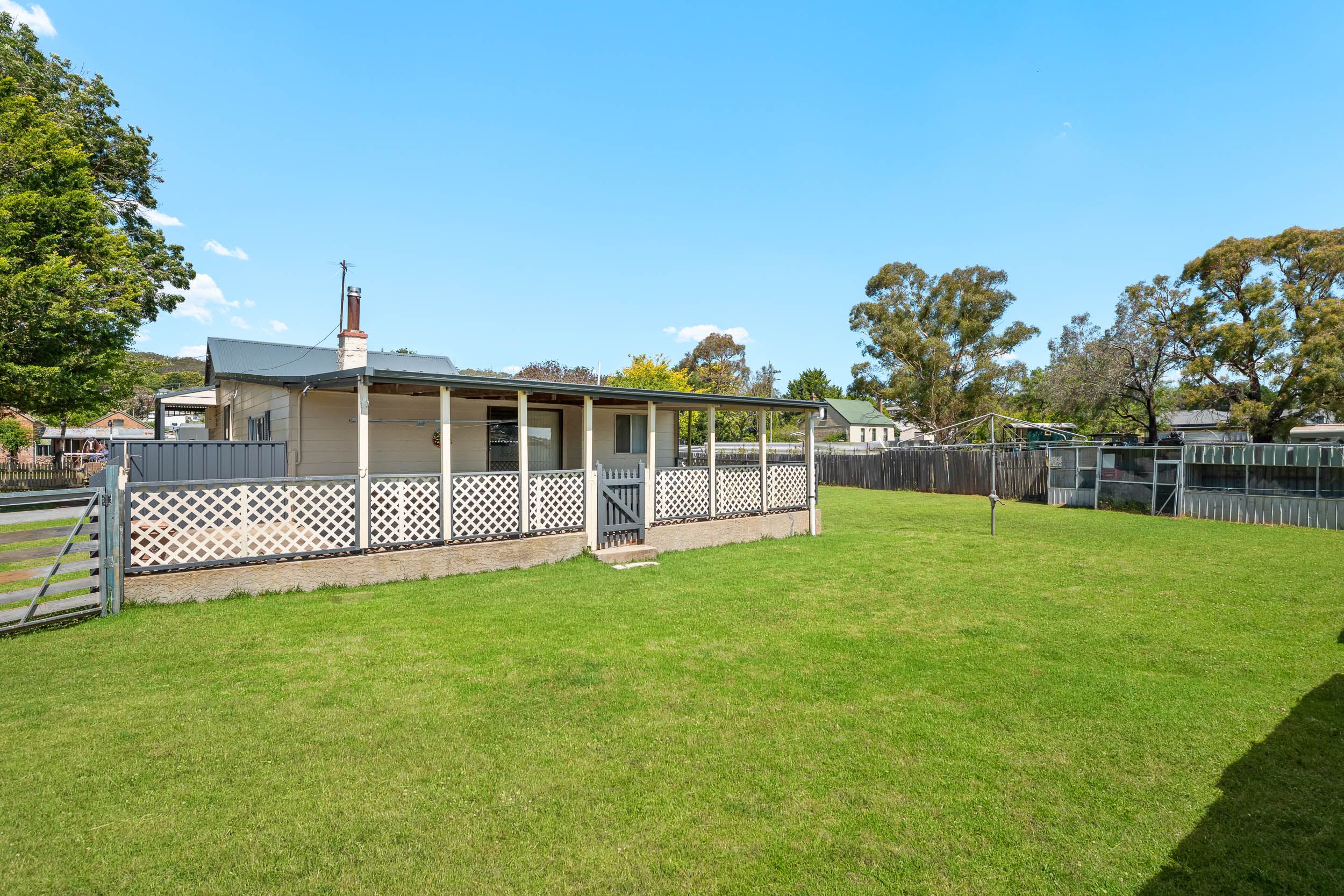 18 Hercules Street — photo 12 of 17