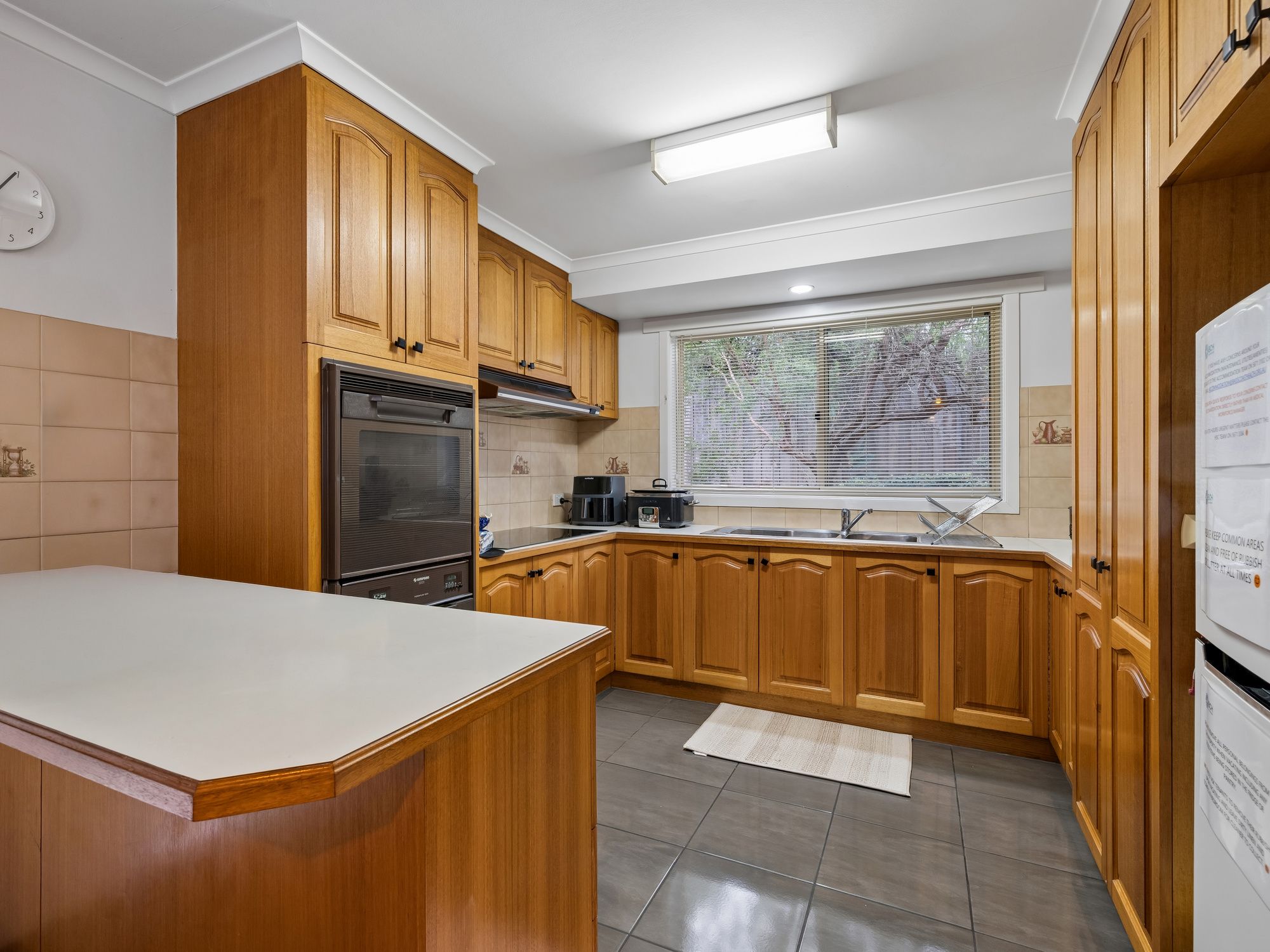 2/221 Graham Street — photo 4 of 14