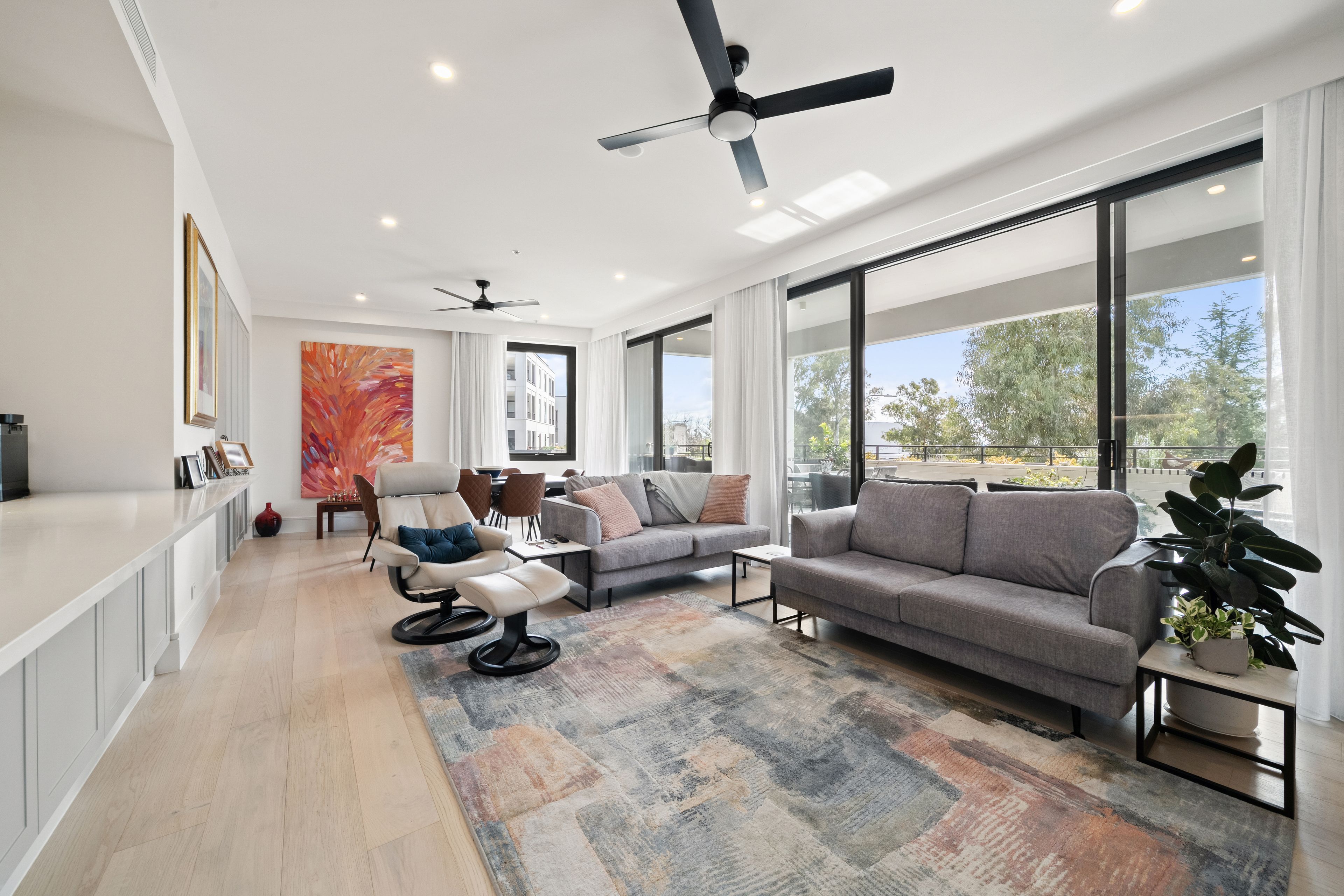 5/1 Lady Nelson Place — photo 4 of 25