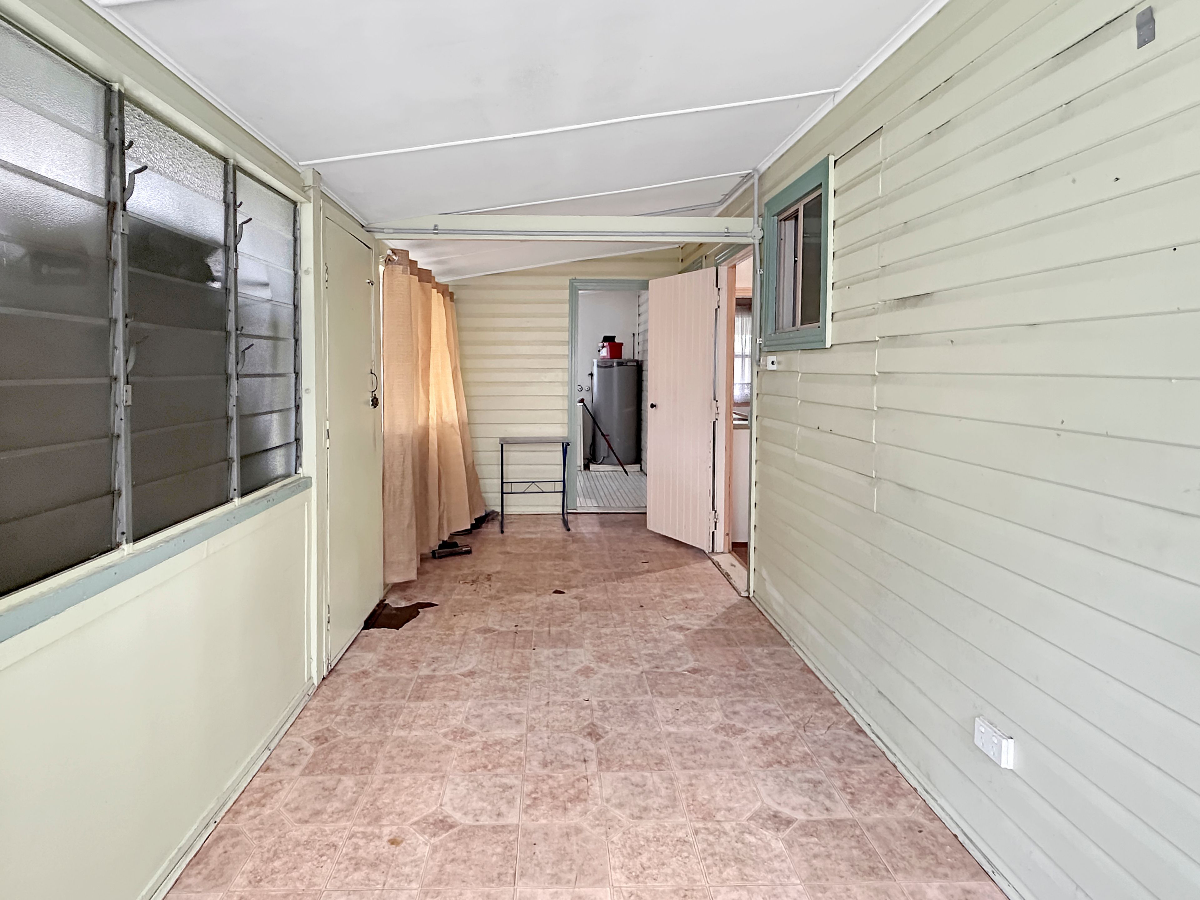 195 Walker Street — photo 6 of 13