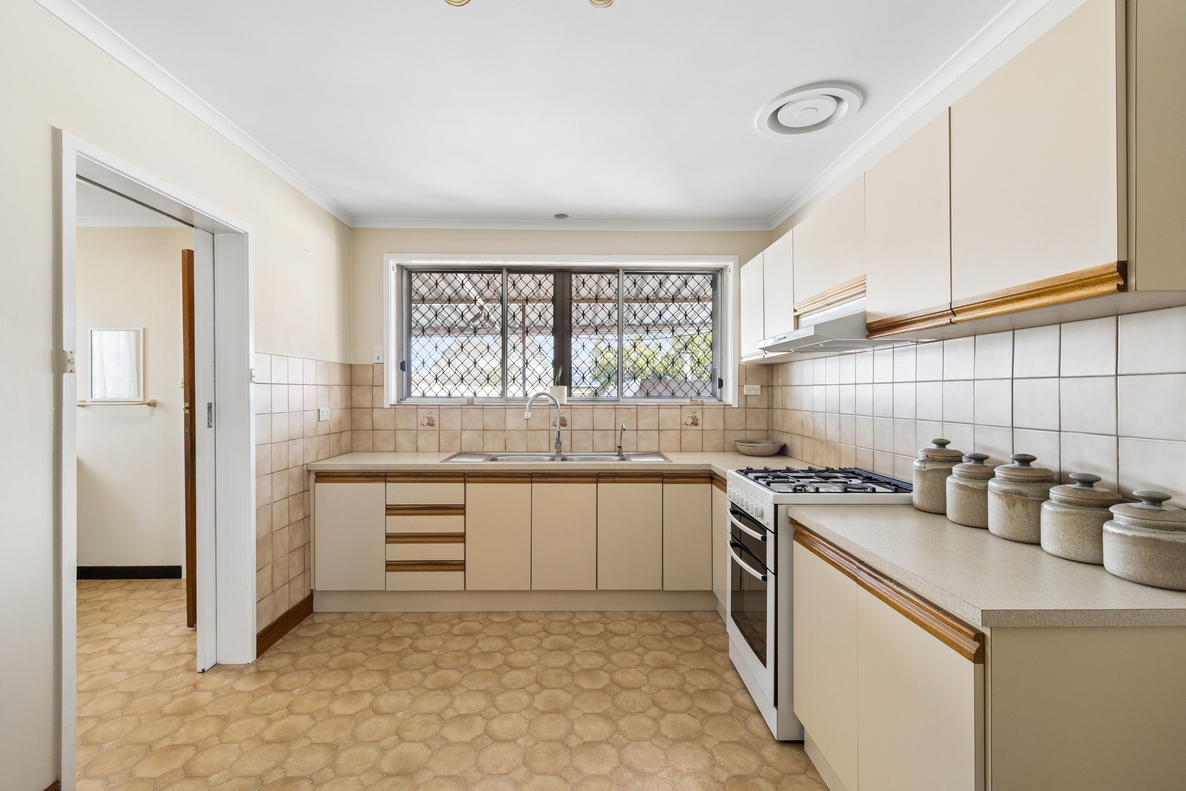 37 Leicester Street — photo 5 of 14