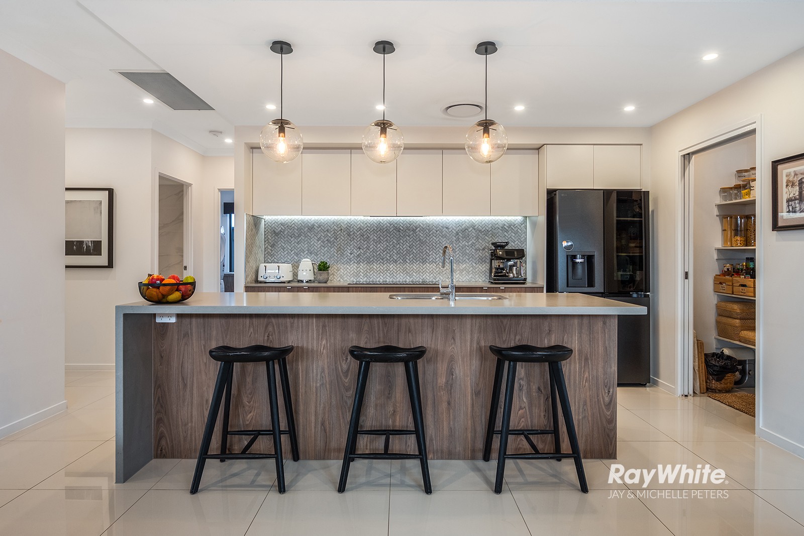 30 Spinnaker Boulevard, Newport, QLD 4020