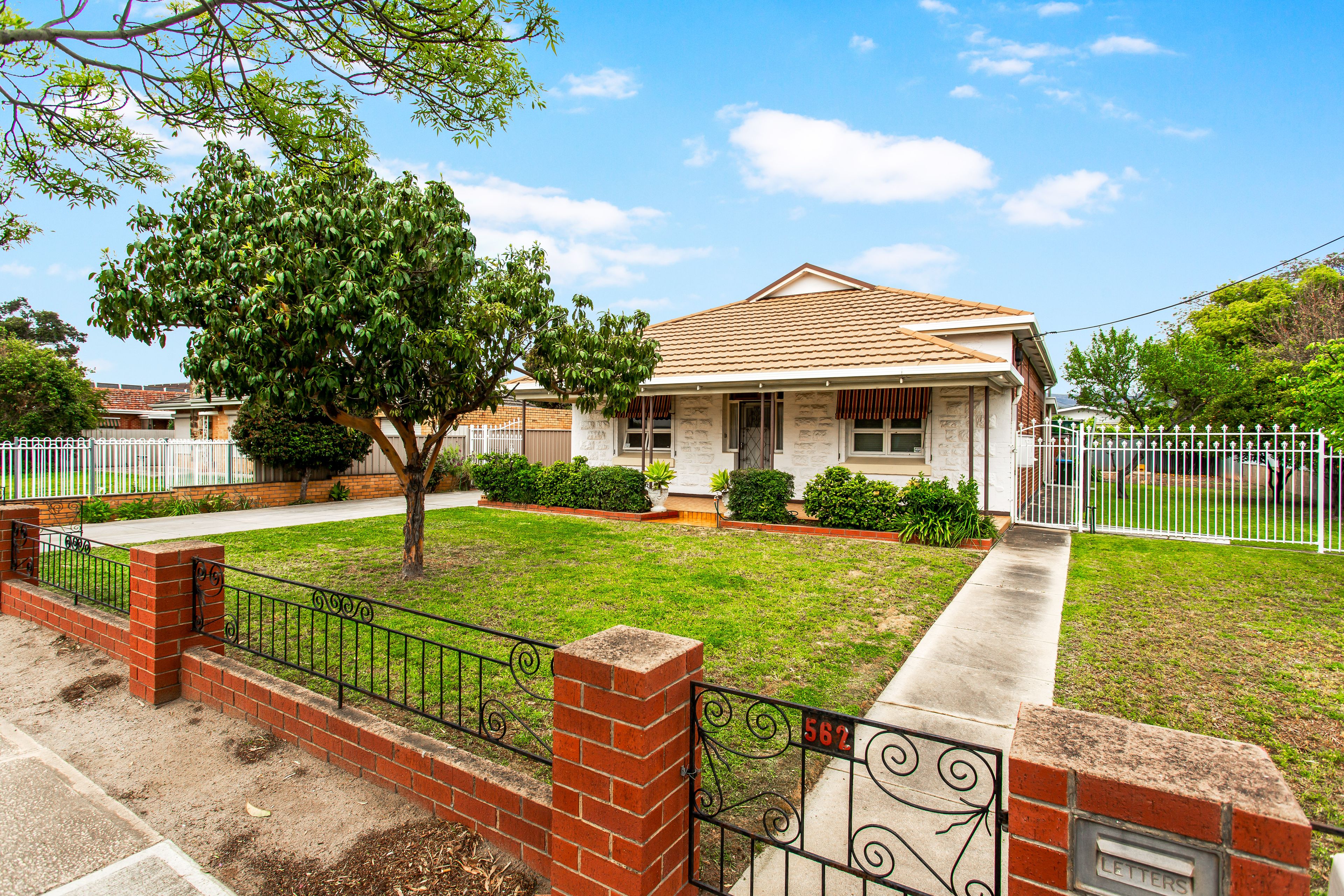 562 Lower North East Road, Campbelltown, SA 5074