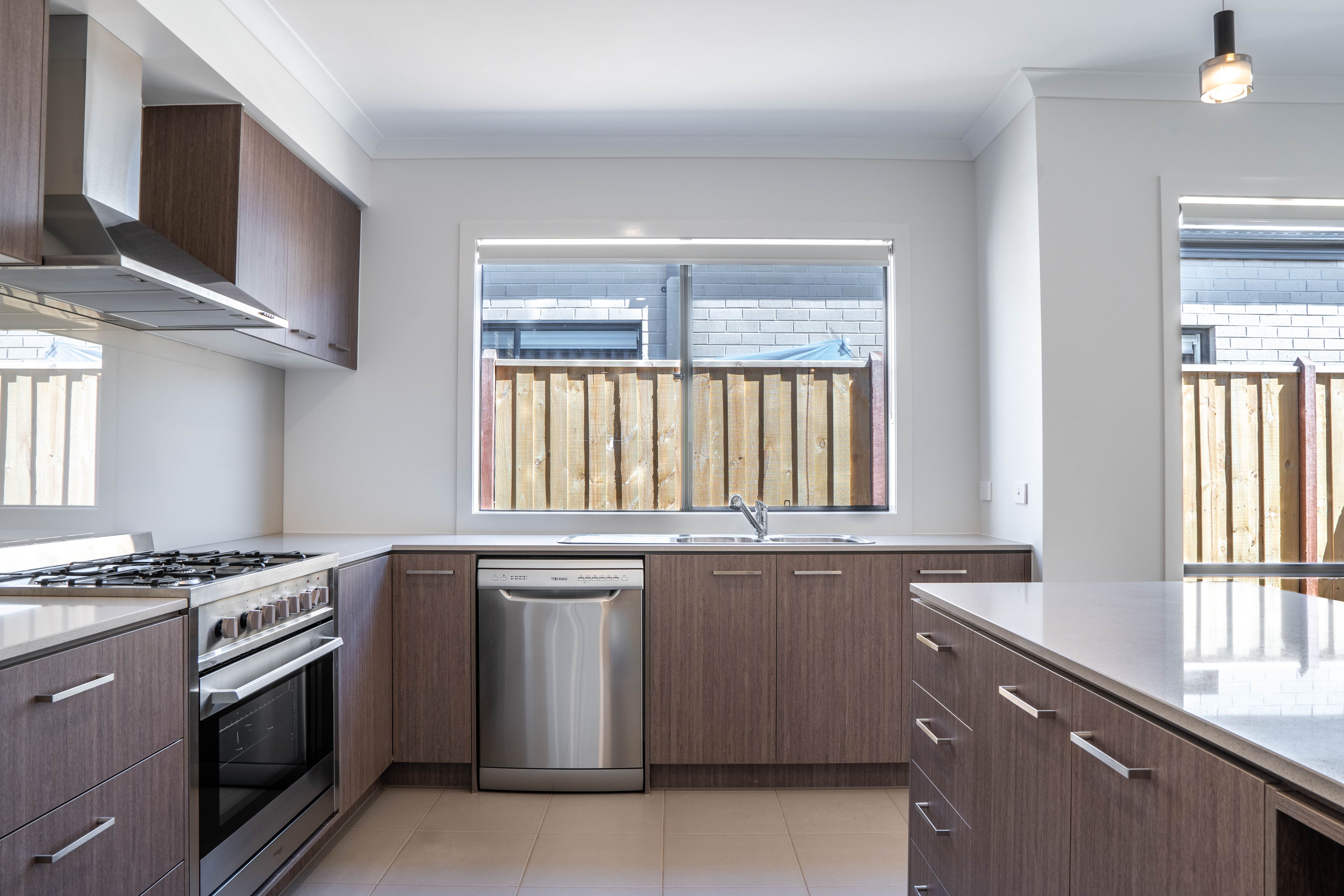 6 Bainton Avenue, Clyde, VIC 3978