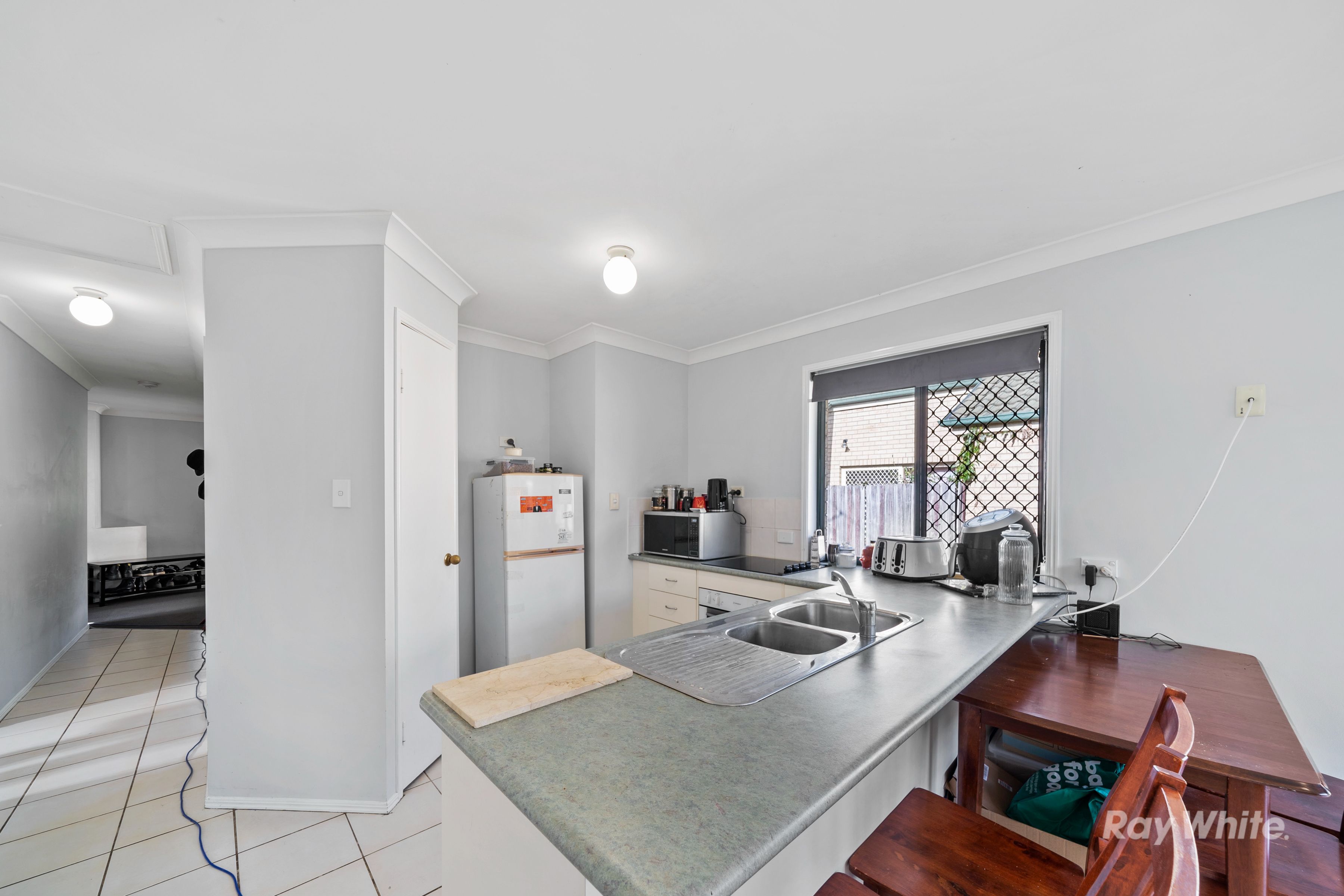2/7 Billabong Drive, Crestmead, QLD 4132