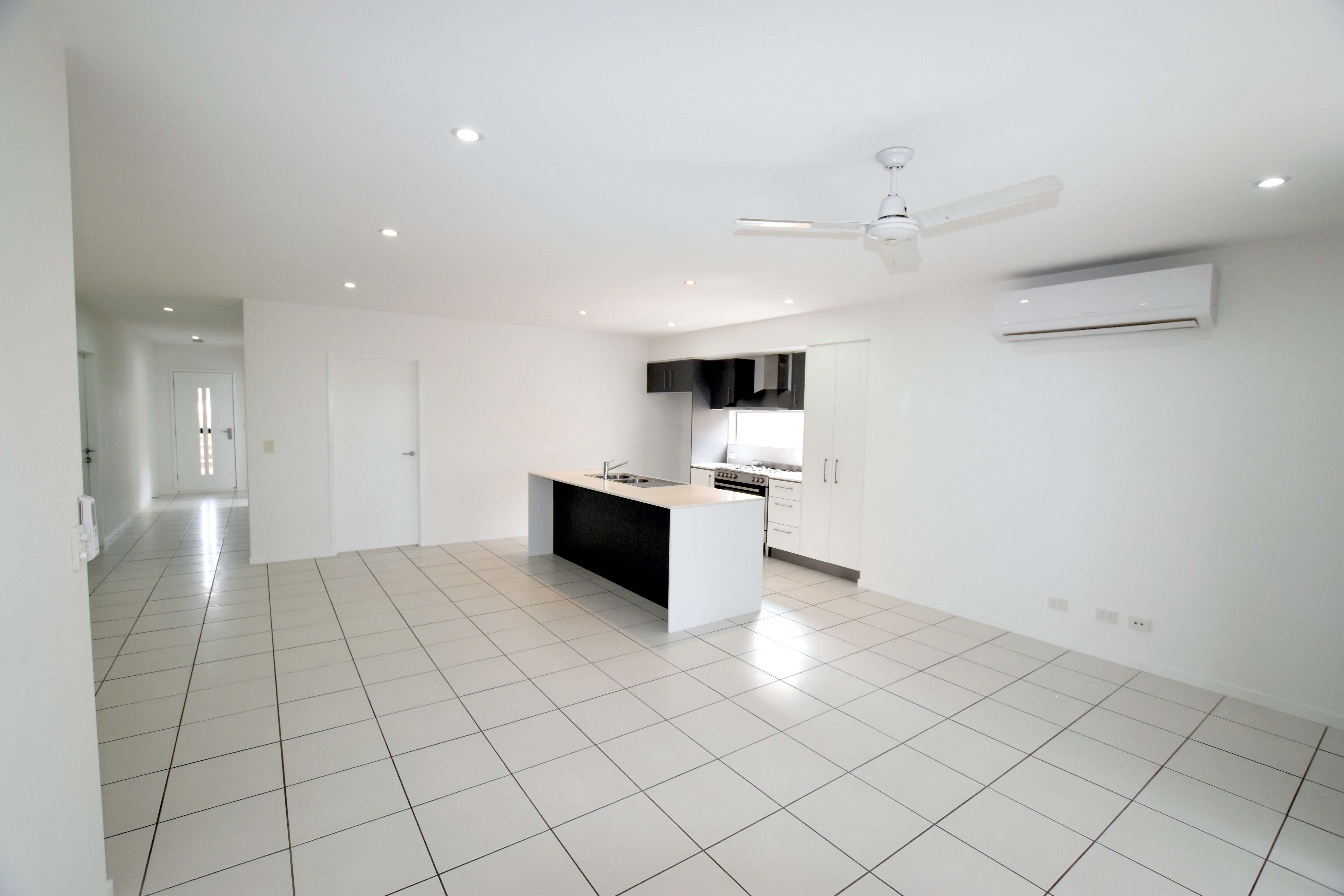 10 Orchard Road, Kirkwood, QLD 4680