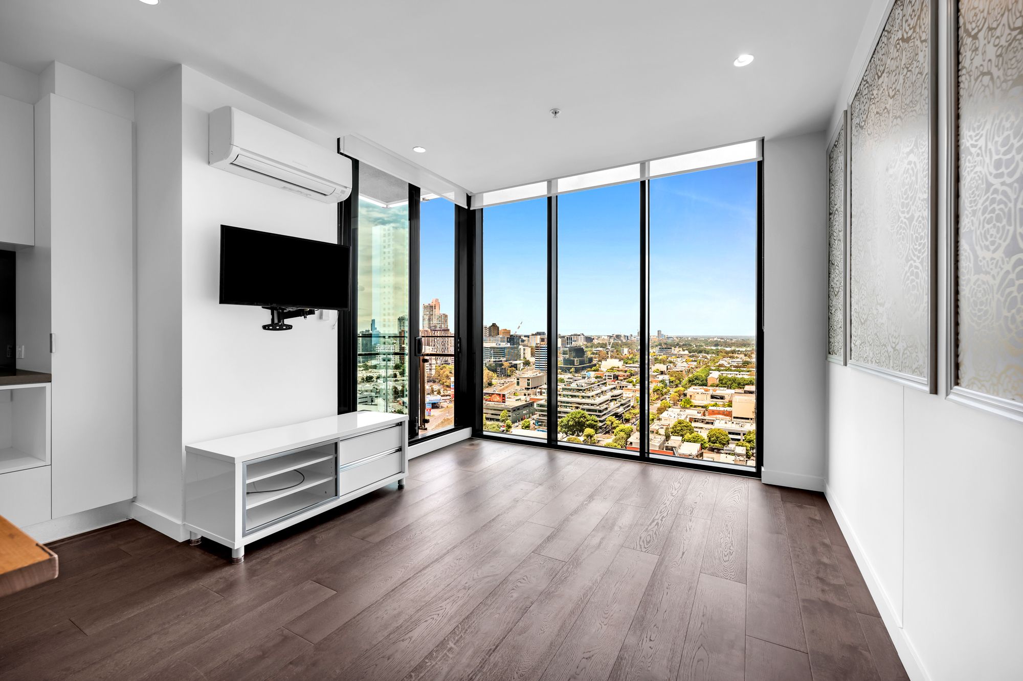 2204/45 Clarke Street, Southbank, VIC 3006