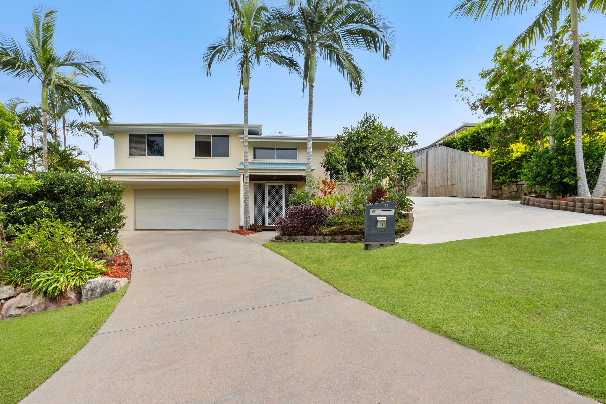19 Valencia Court, Eatons Hill QLD 4037