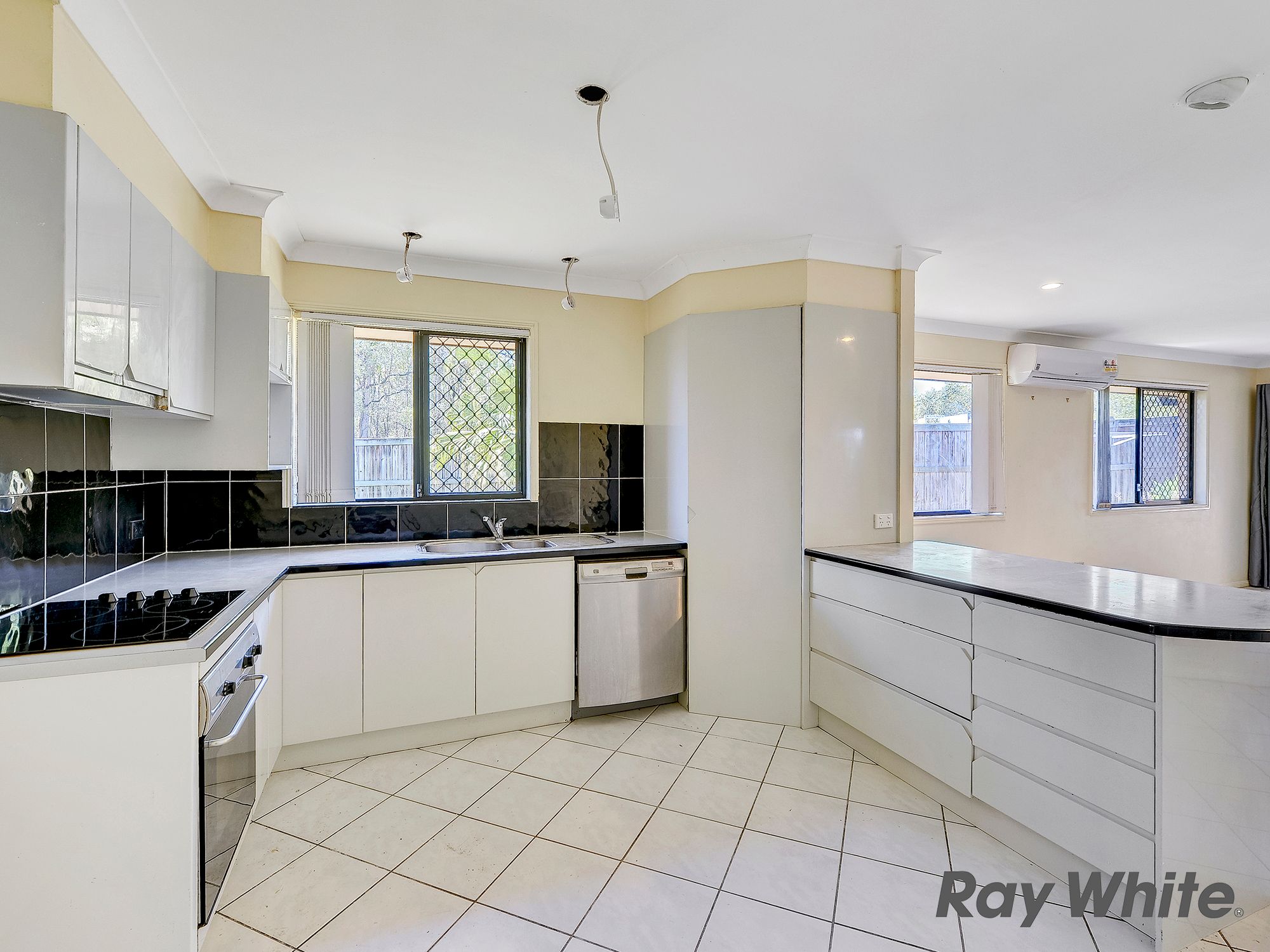 33 Pintail Crescent, Forest Lake, QLD 4078