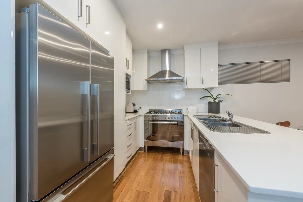 2/154 Edward Street — photo 8 of 13