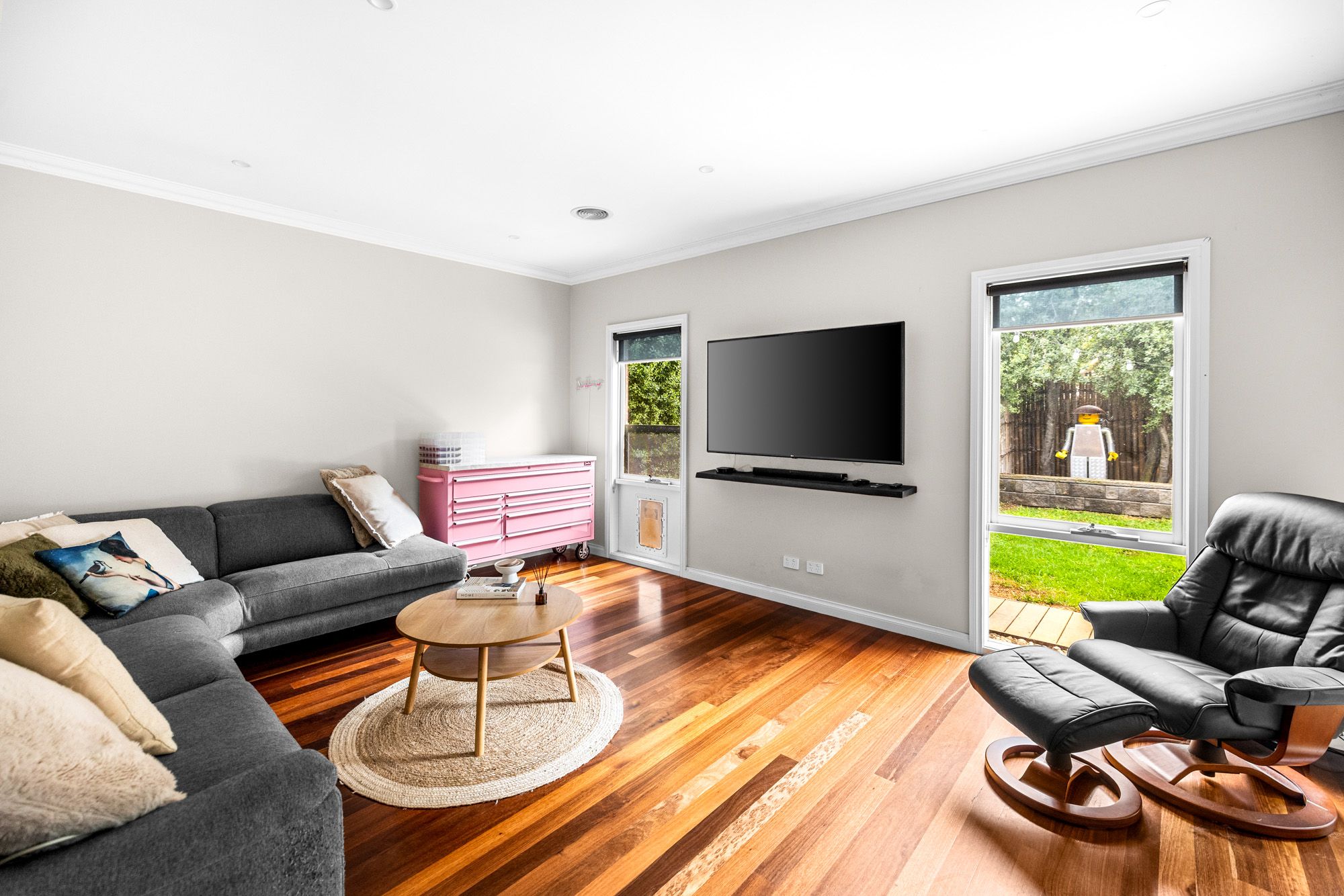 32 Carter Avenue — photo 3 of 24