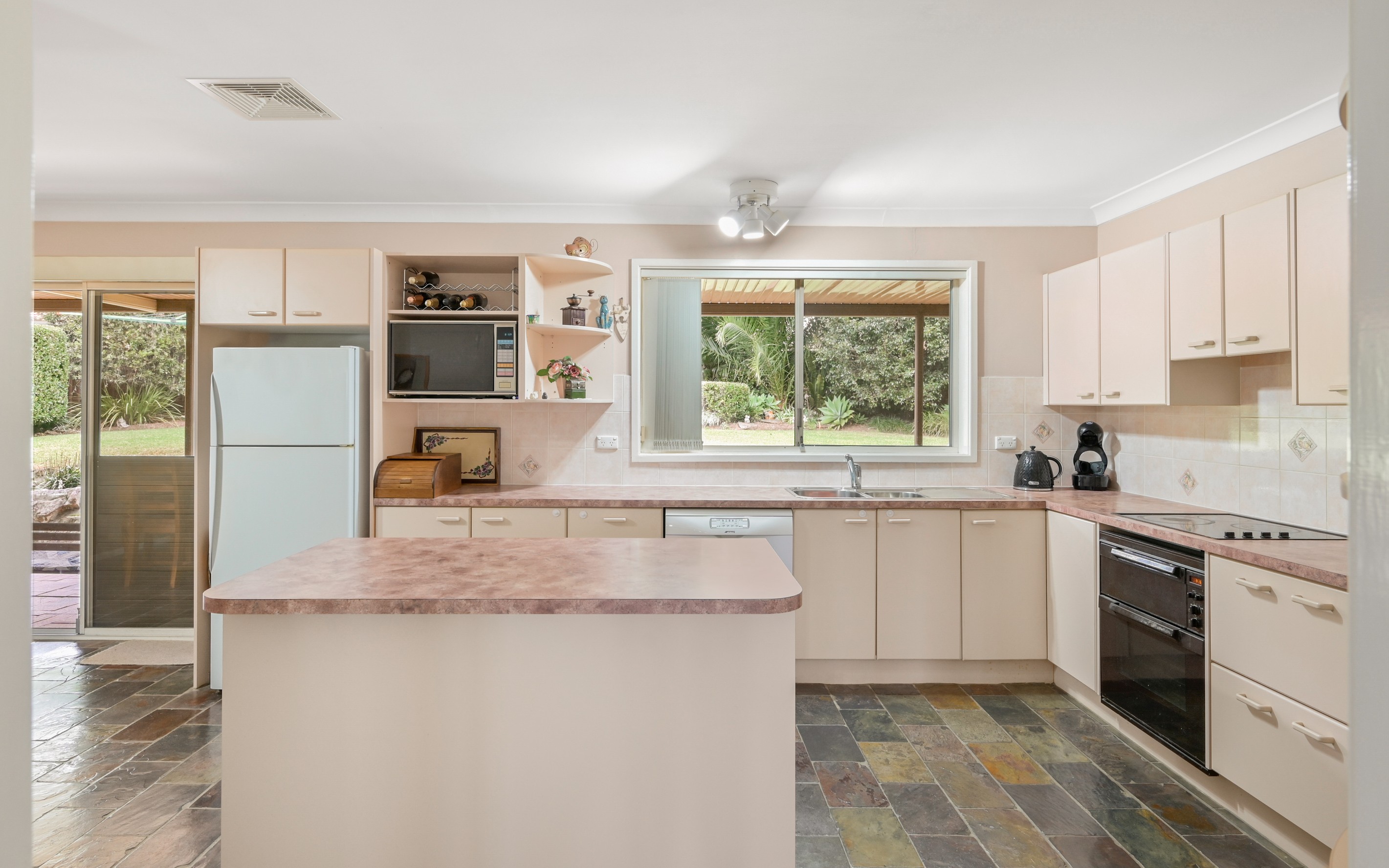 9 Hazel Place, Ingleburn, NSW 2565