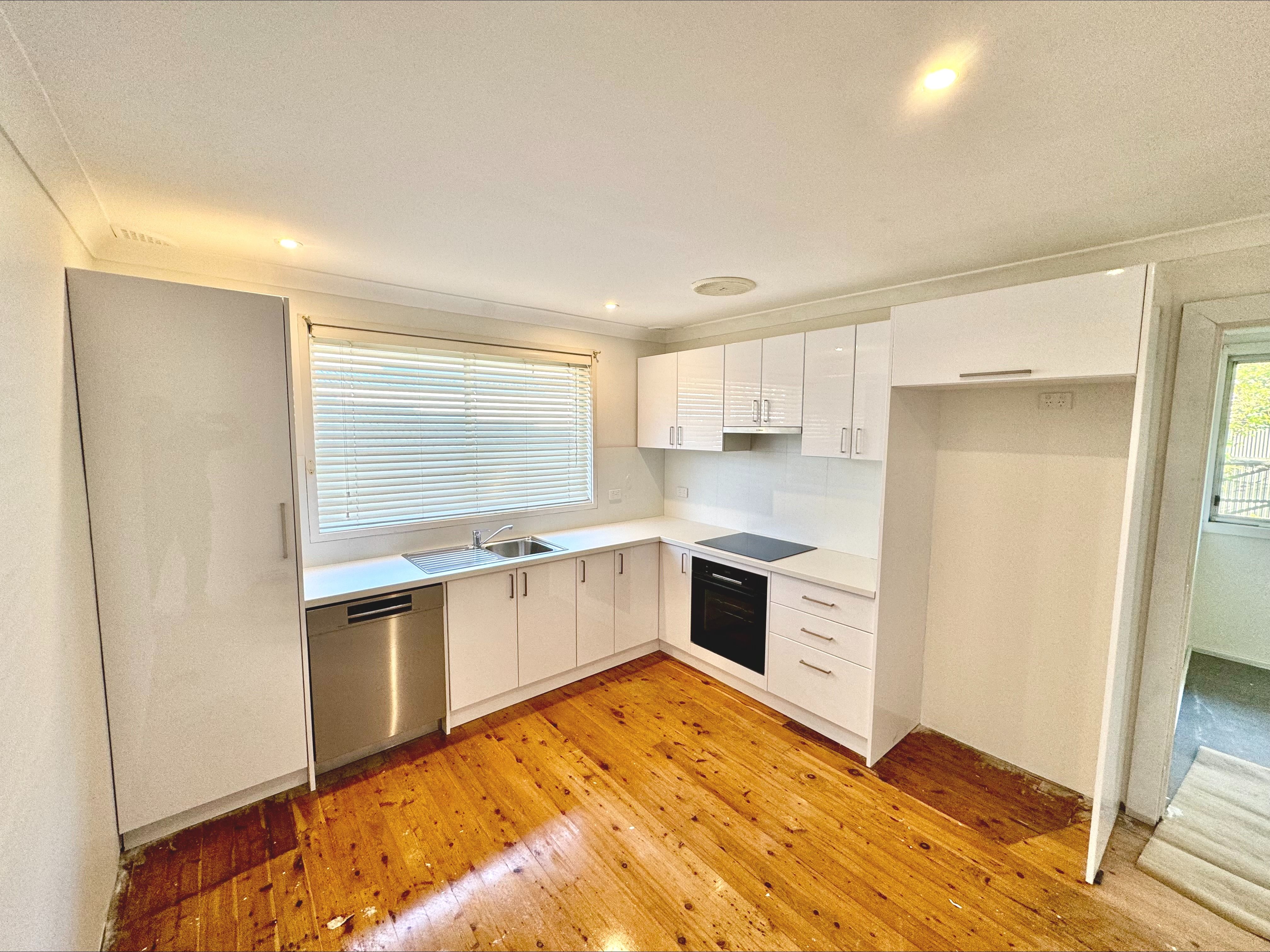 54 Bundeena Drive — photo 2 of 9