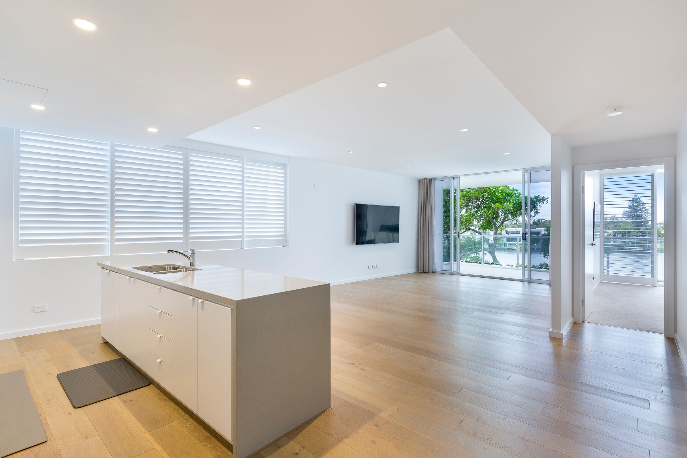 204/19 Cannes Avenue, Surfers Paradise, QLD 4217