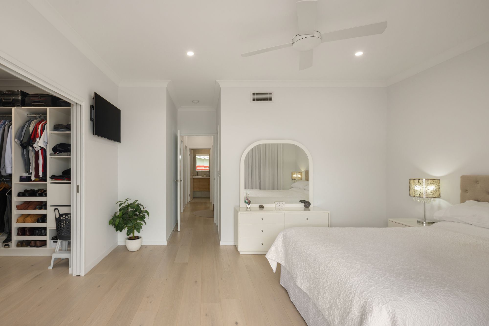 11 Roche Avenue — photo 11 of 13