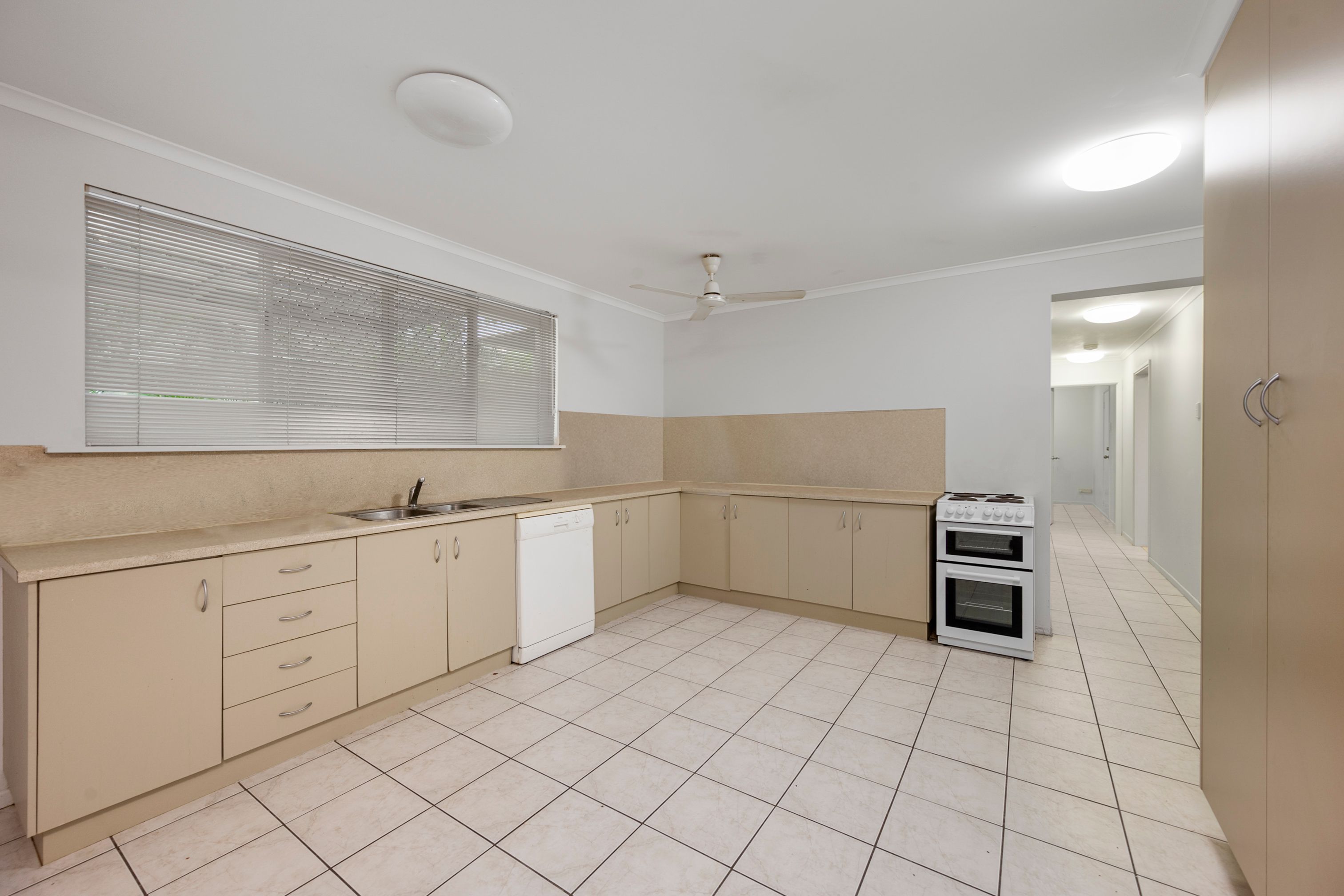 1/11 Derby Street, Pimlico, QLD 4812