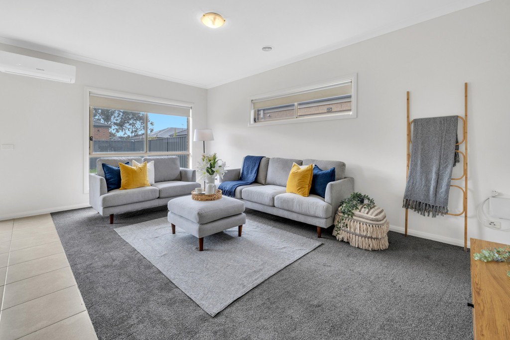 152 Eureka Drive, MANOR LAKES, VIC 3024
