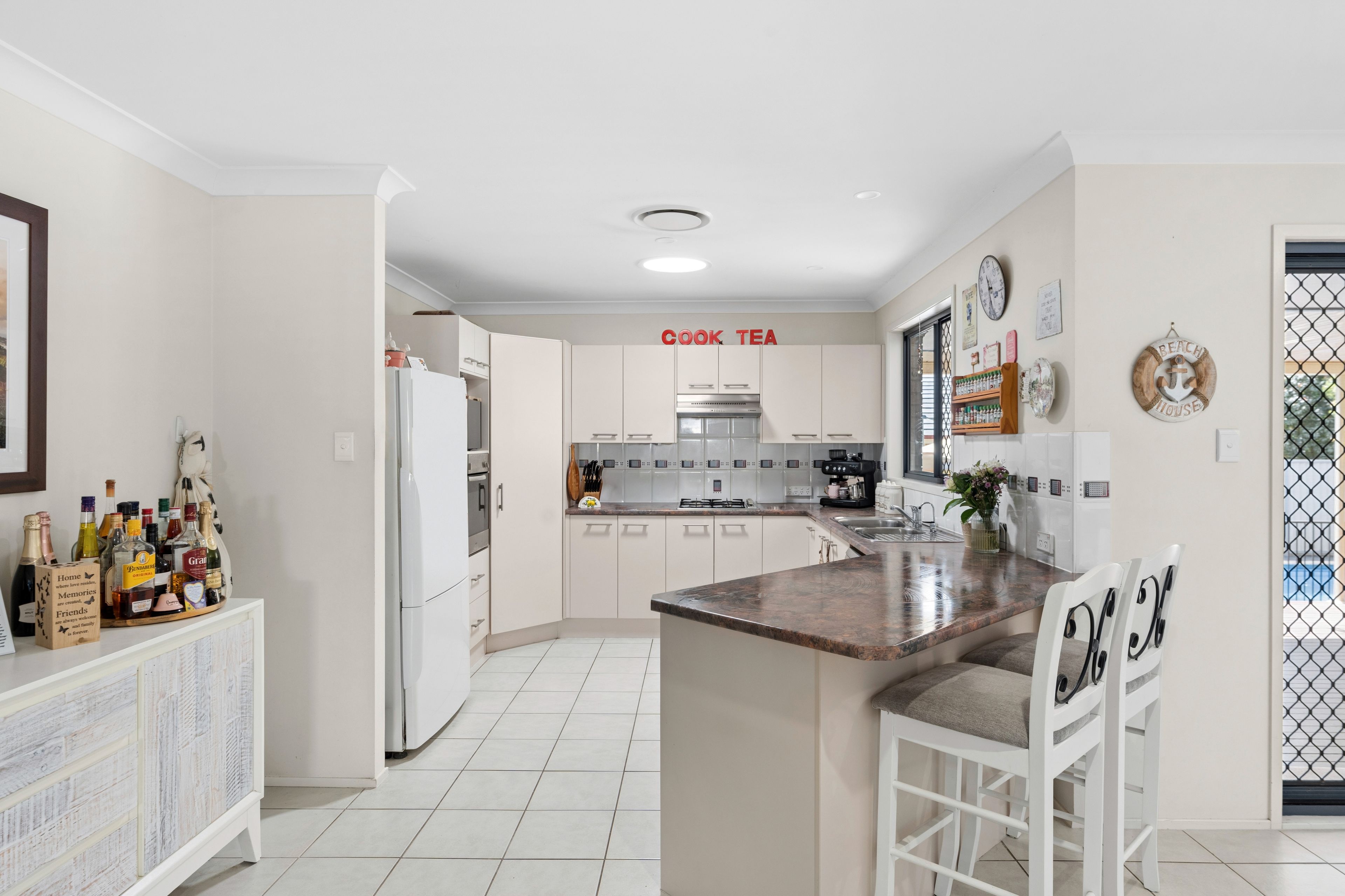 24 Illawong Road — photo 4 of 16