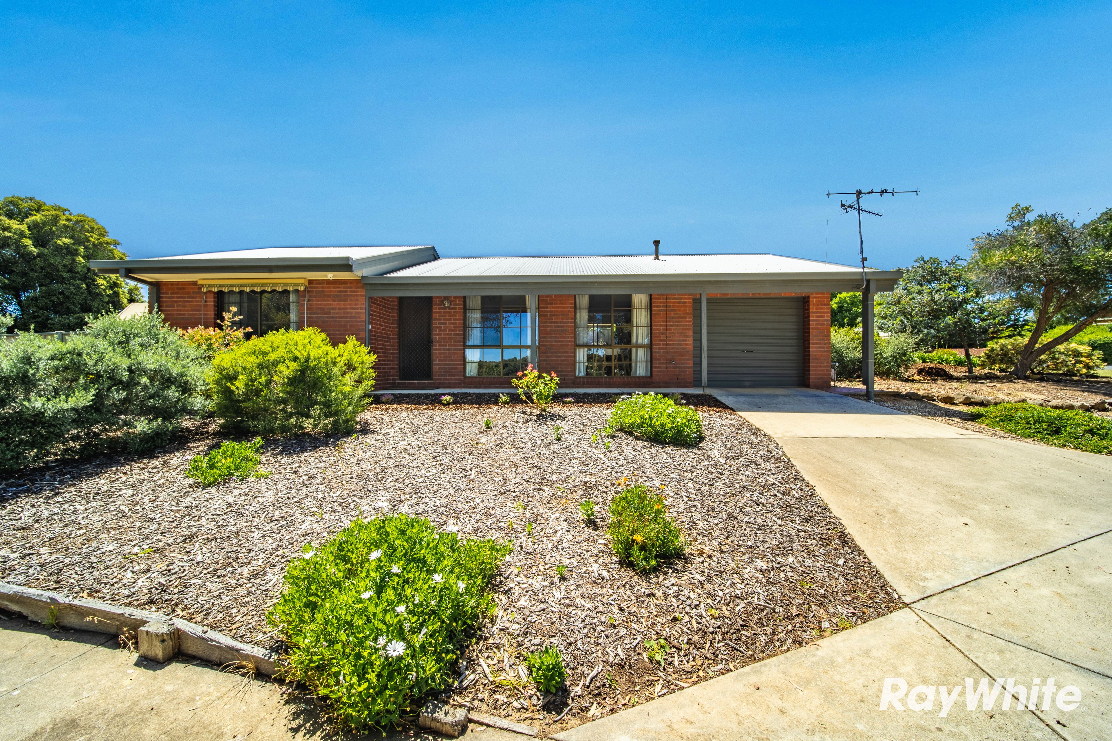 2 Guy Court, Kangaroo Flat VIC 3555