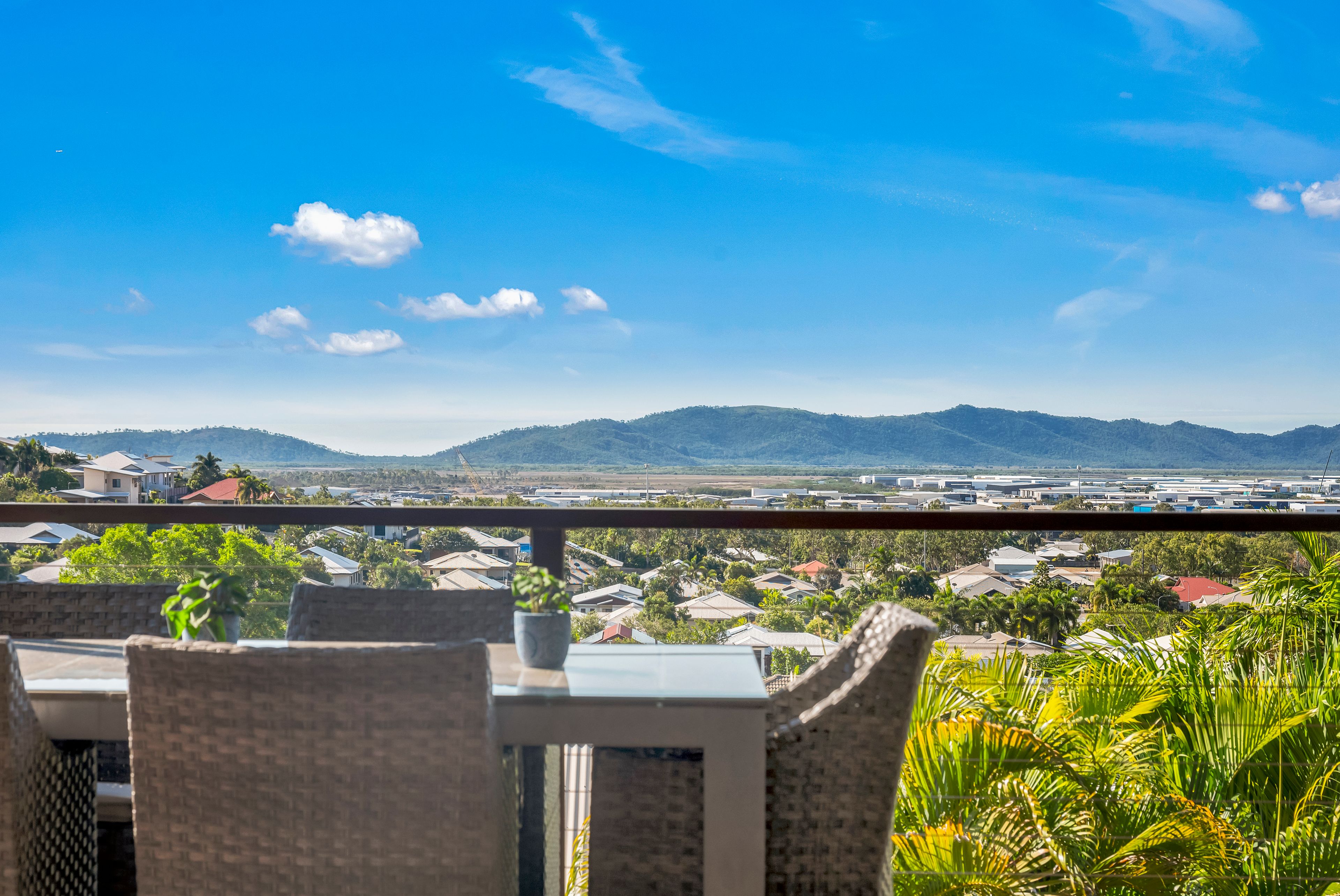 7 Cromwell Court, Mount Louisa, QLD 4814