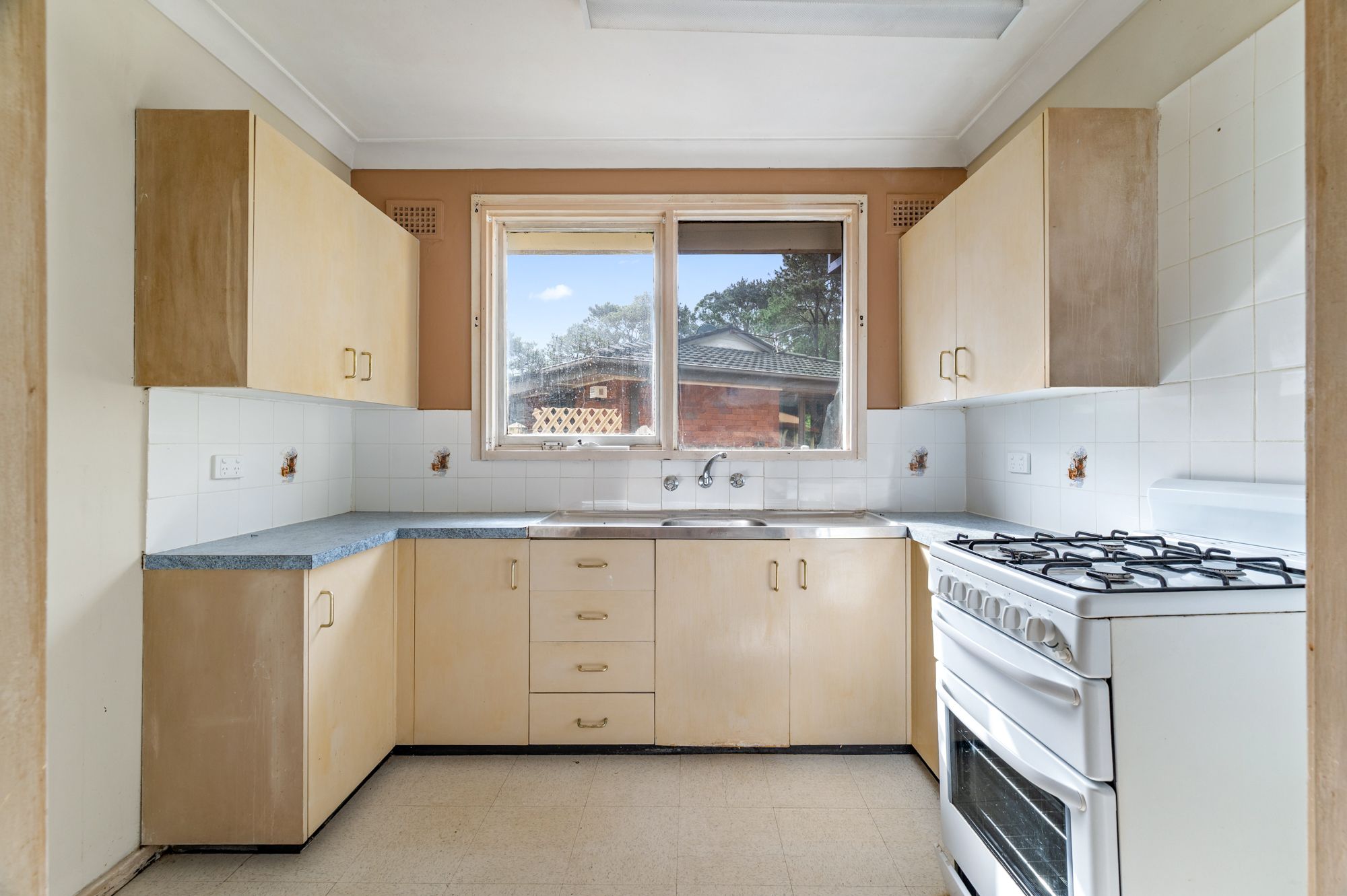 8 Carr Place — photo 5 of 11