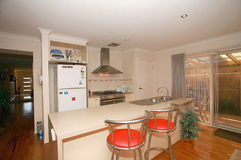 32 Greenaway Terrace, Cranbourne East, VIC 3977