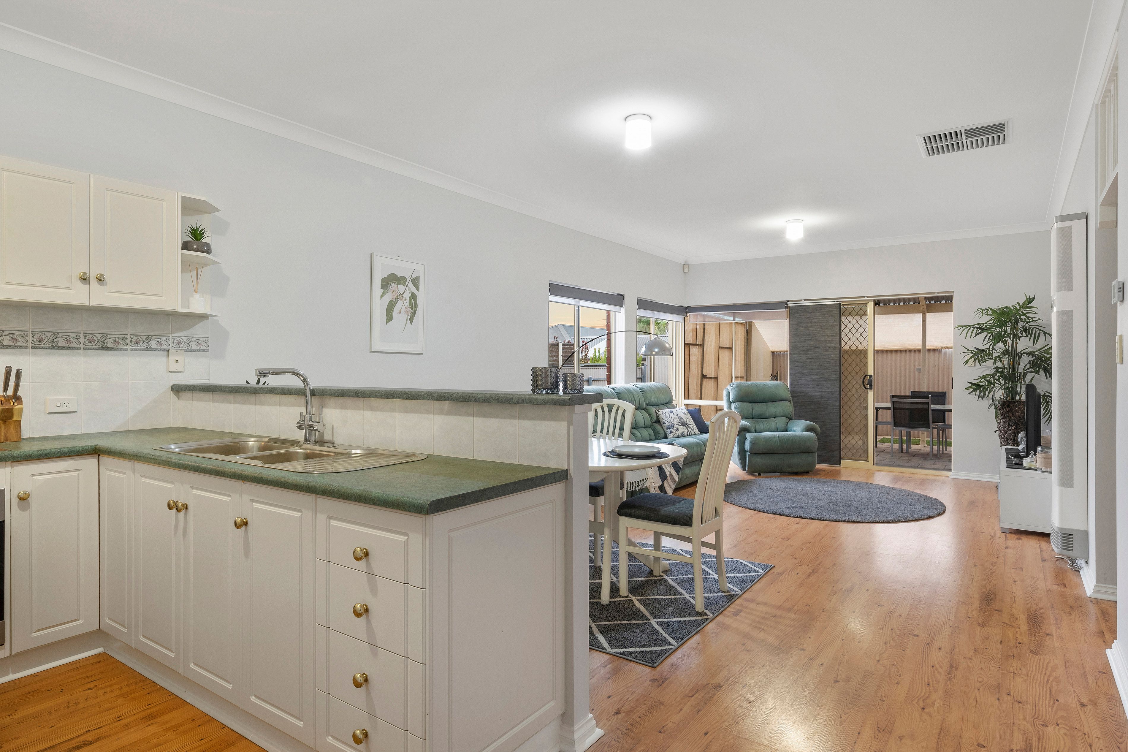 16 Featherstone Circuit, Greenwith, SA 5125