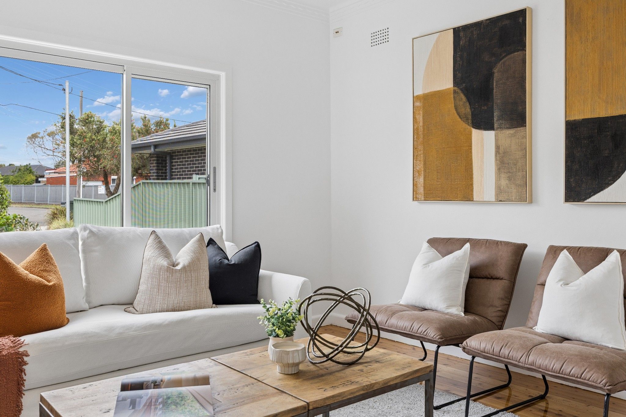 11 Reid Avenue — photo 4 of 30