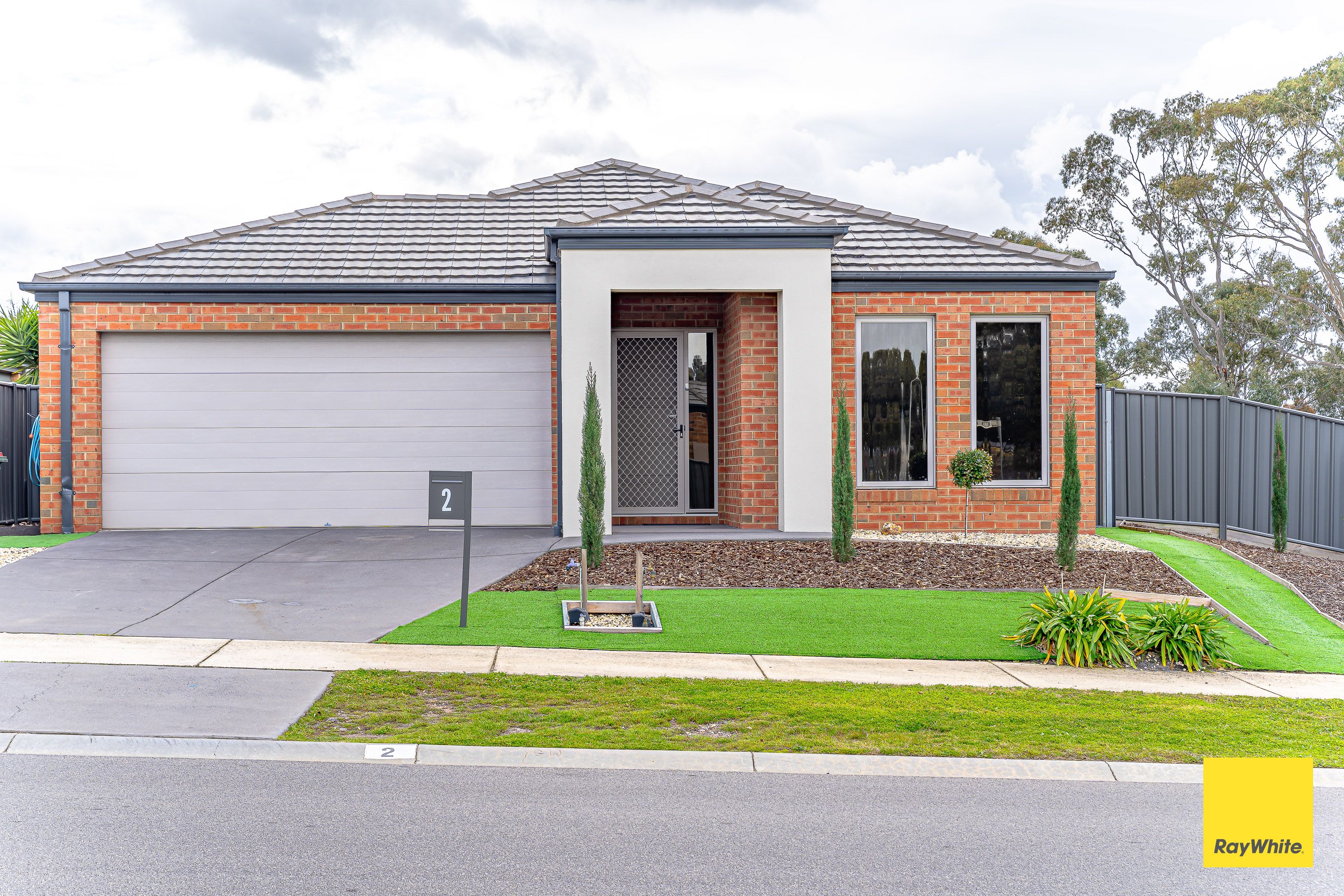 2 Metropolitan Drive, Eaglehawk VIC 3556
