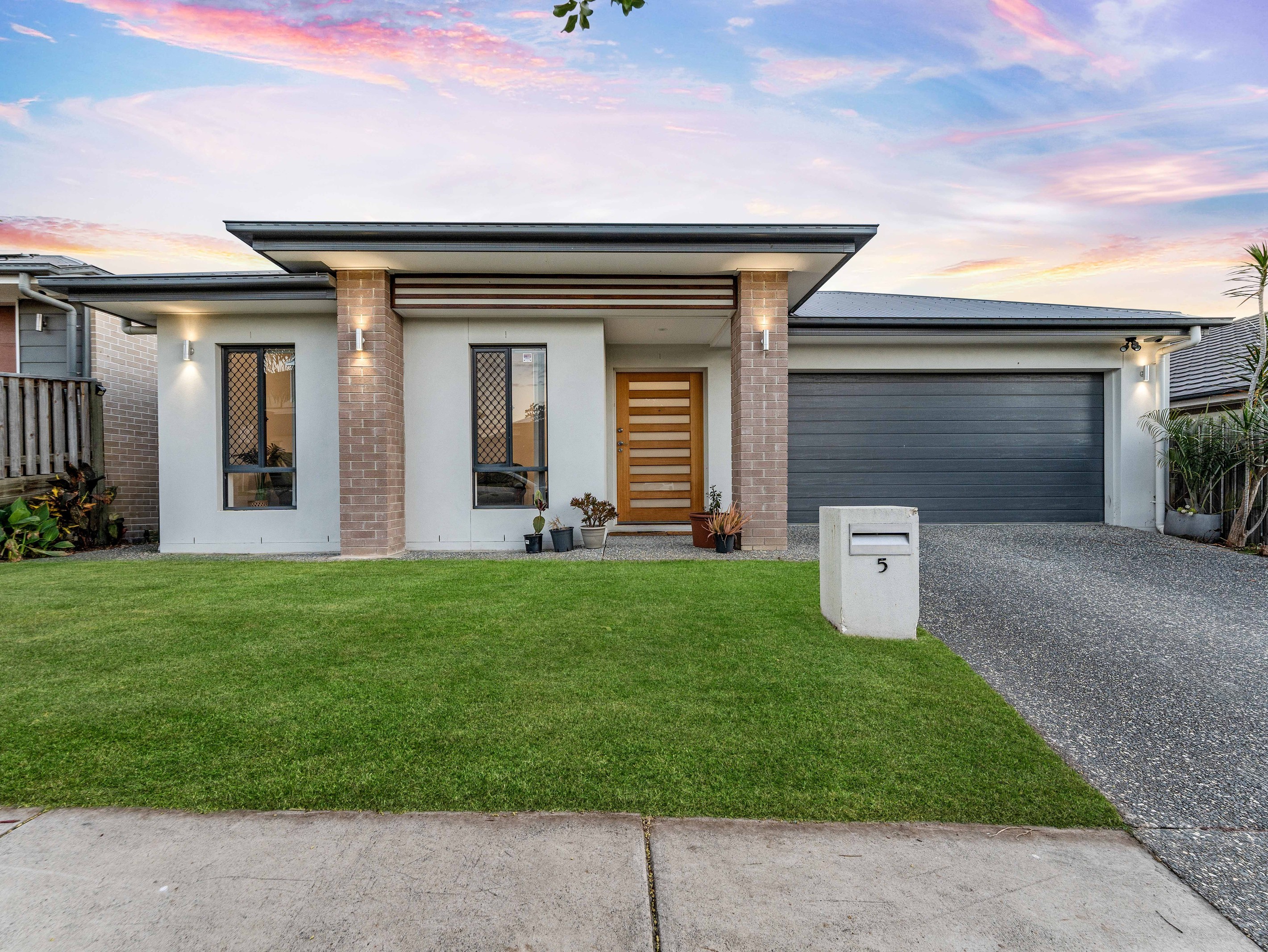 5 Barrams Road, South Ripley, QLD 4306