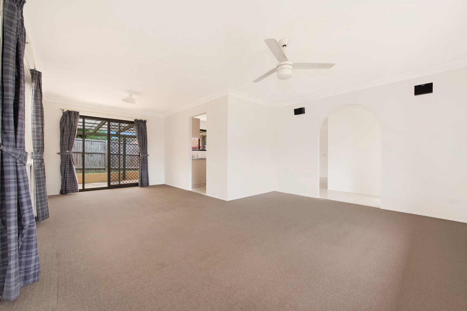 3 Michelle Crescent, Wishart, QLD 4122