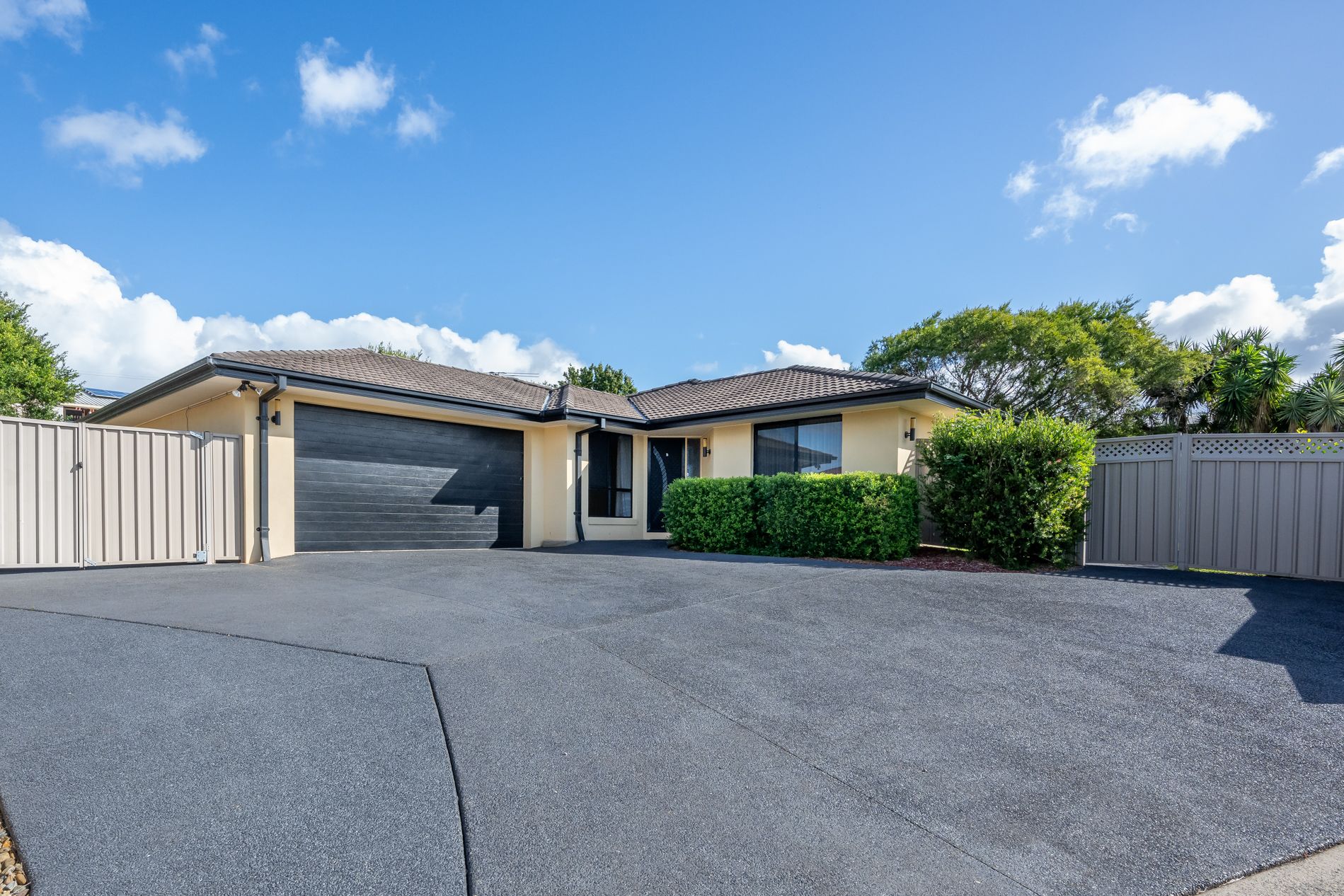 5 Vista Close , Woolgoolga NSW 2456