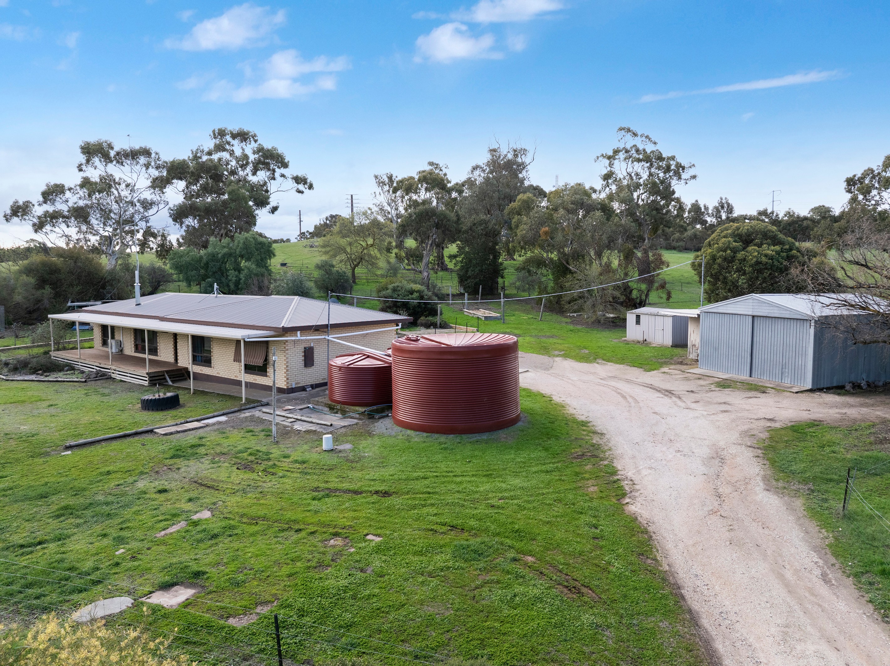 43 Slaughterhouse Road, Clare, SA 5453
