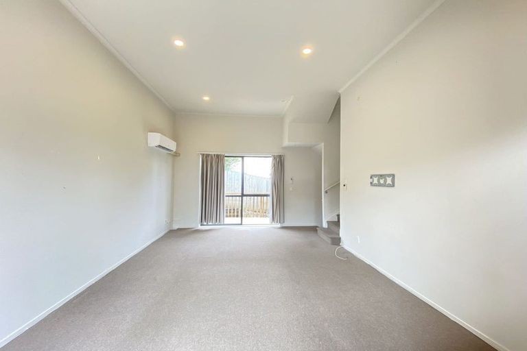 2 Swan Hill Drive, Glen Eden, Waitakere City