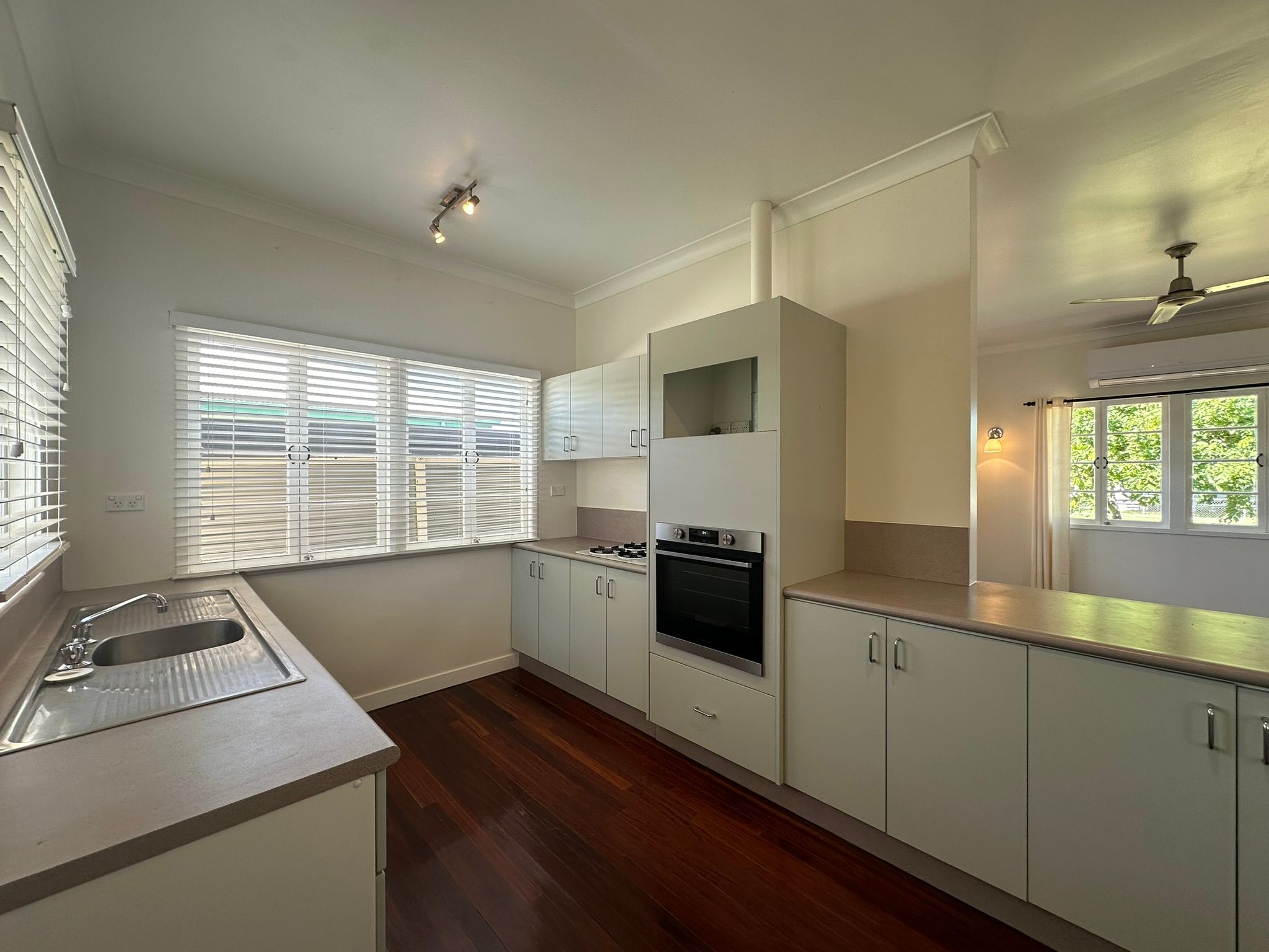 6 Heron Street, Longreach, QLD 4730