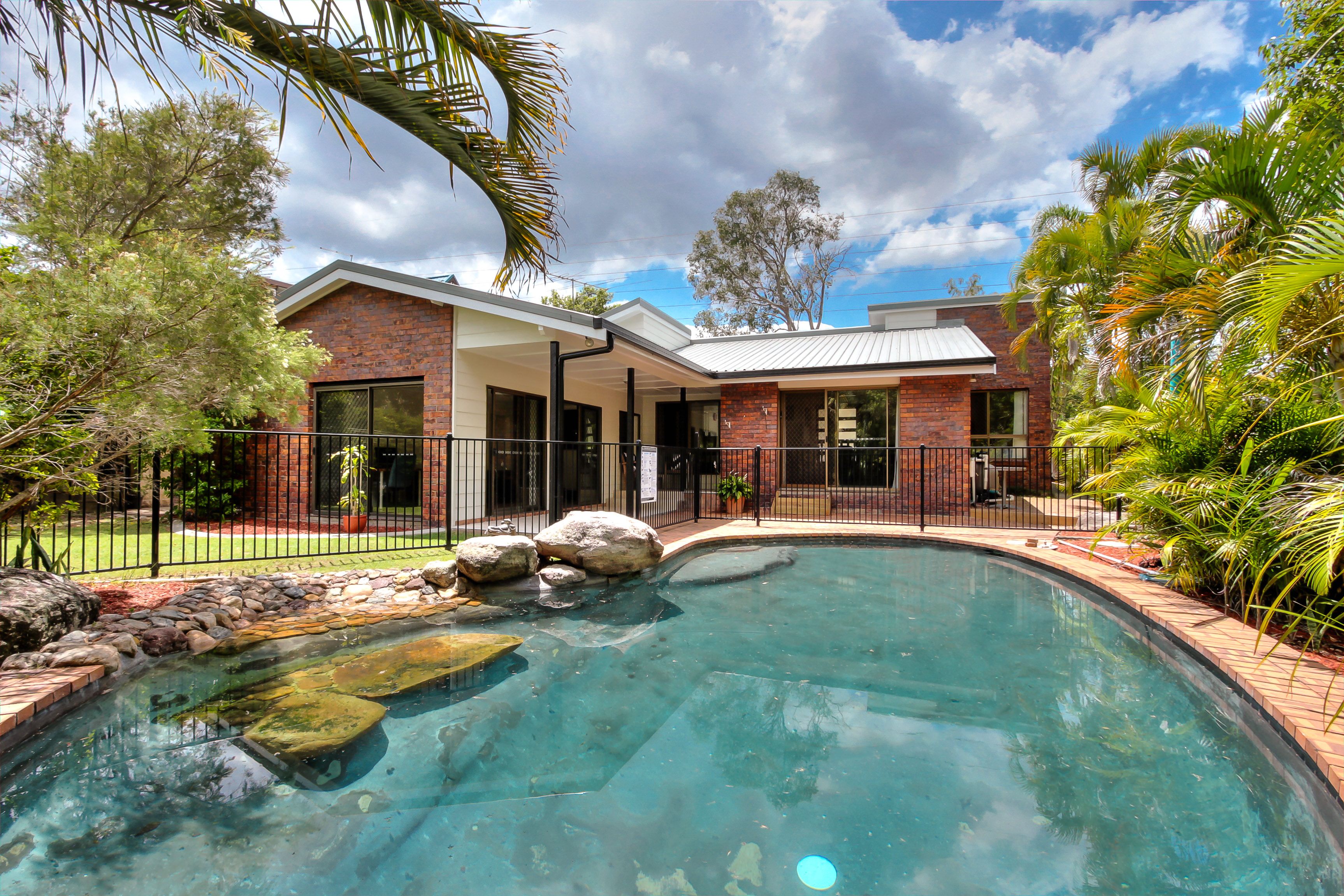 9 Plateau Drive, Springwood, QLD 4127