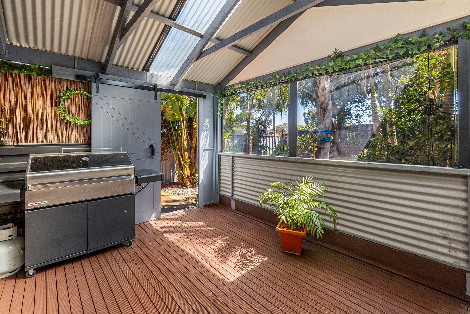 1 Trentham Close — photo 17 of 25