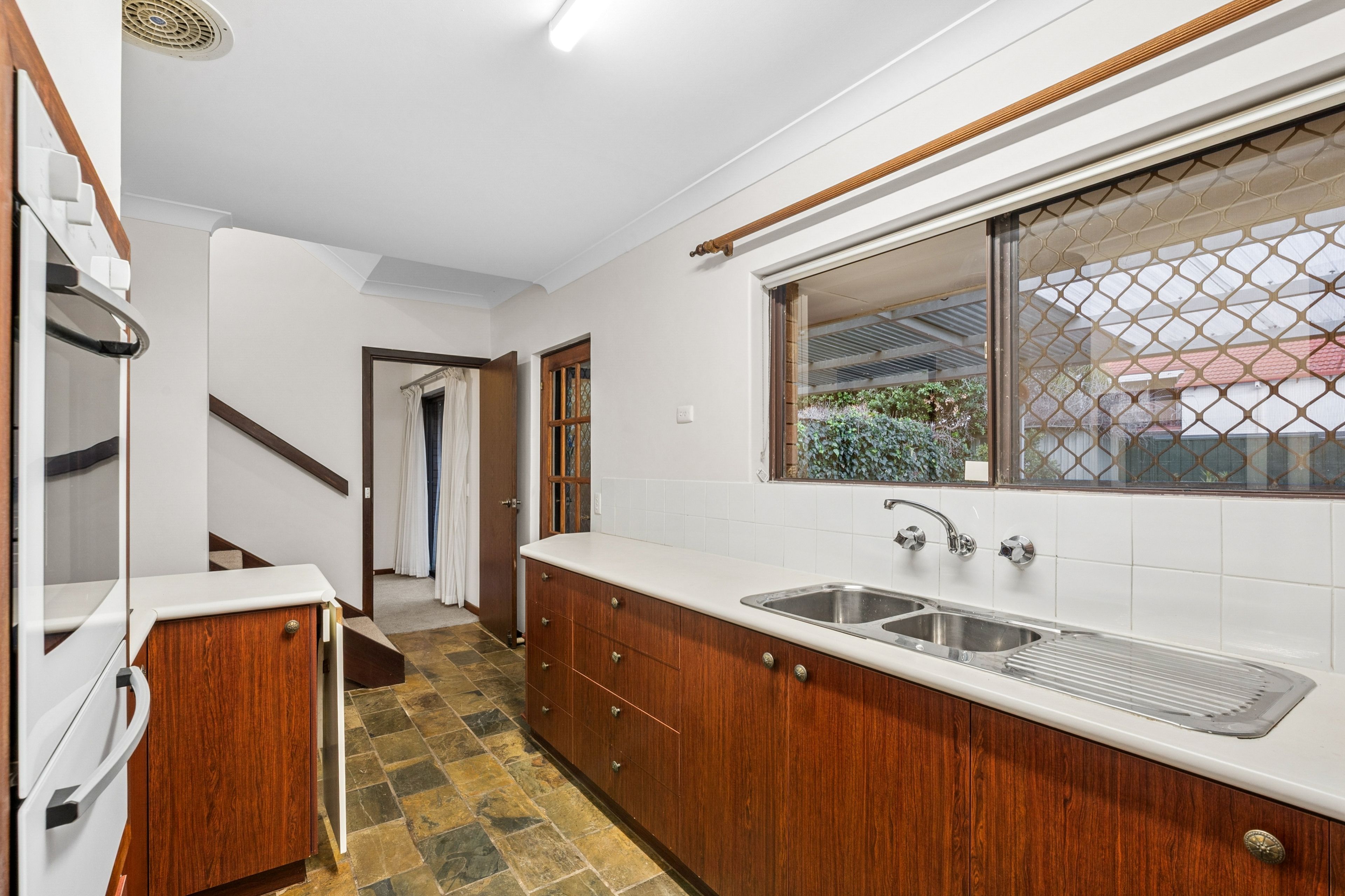 3/8 Shelley Road — photo 6 of 30
