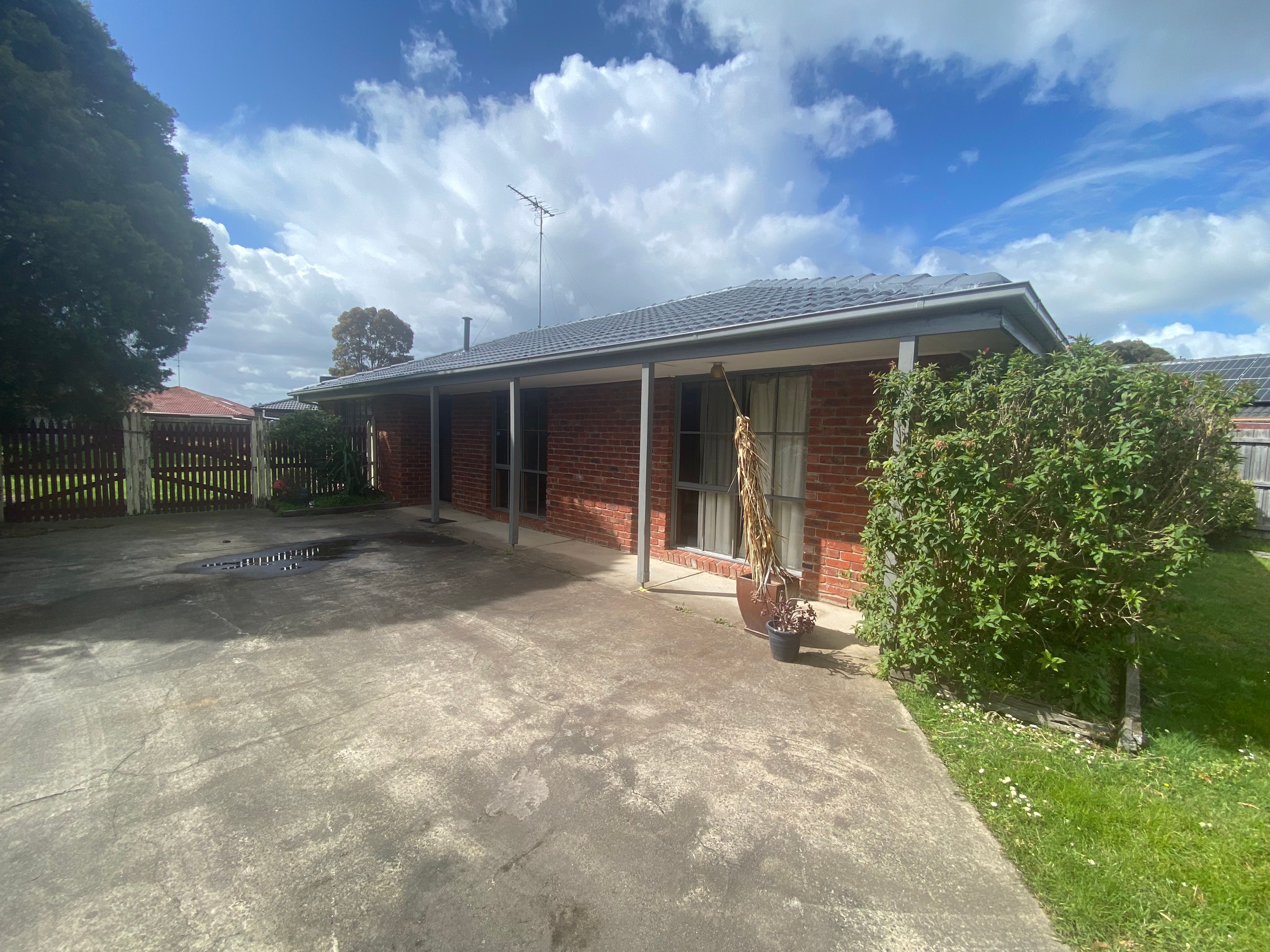 8 Ashton Place, Pakenham, VIC 3810