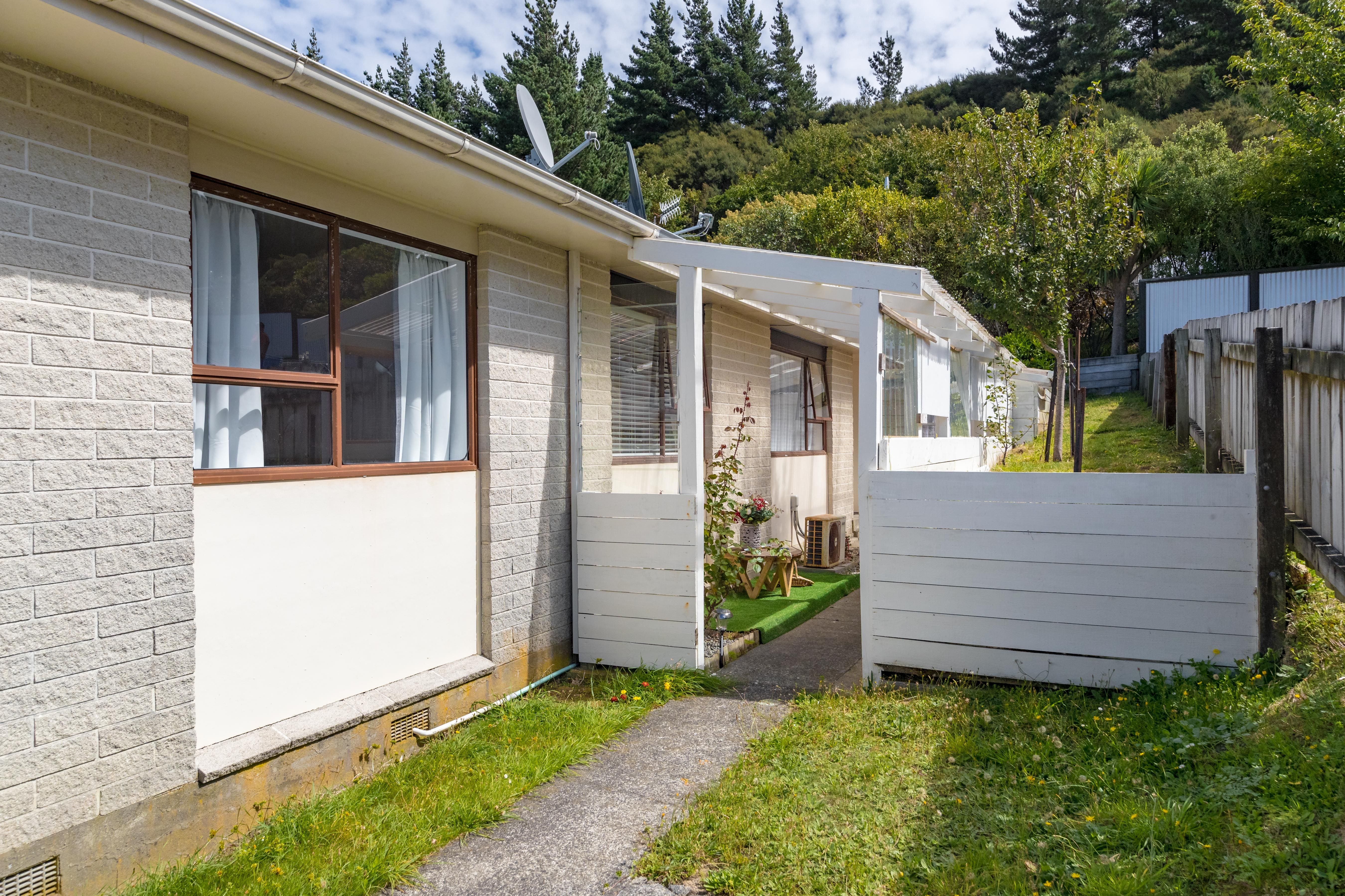 19b Newburn Grove, Wainuiomata, Lower Hutt City